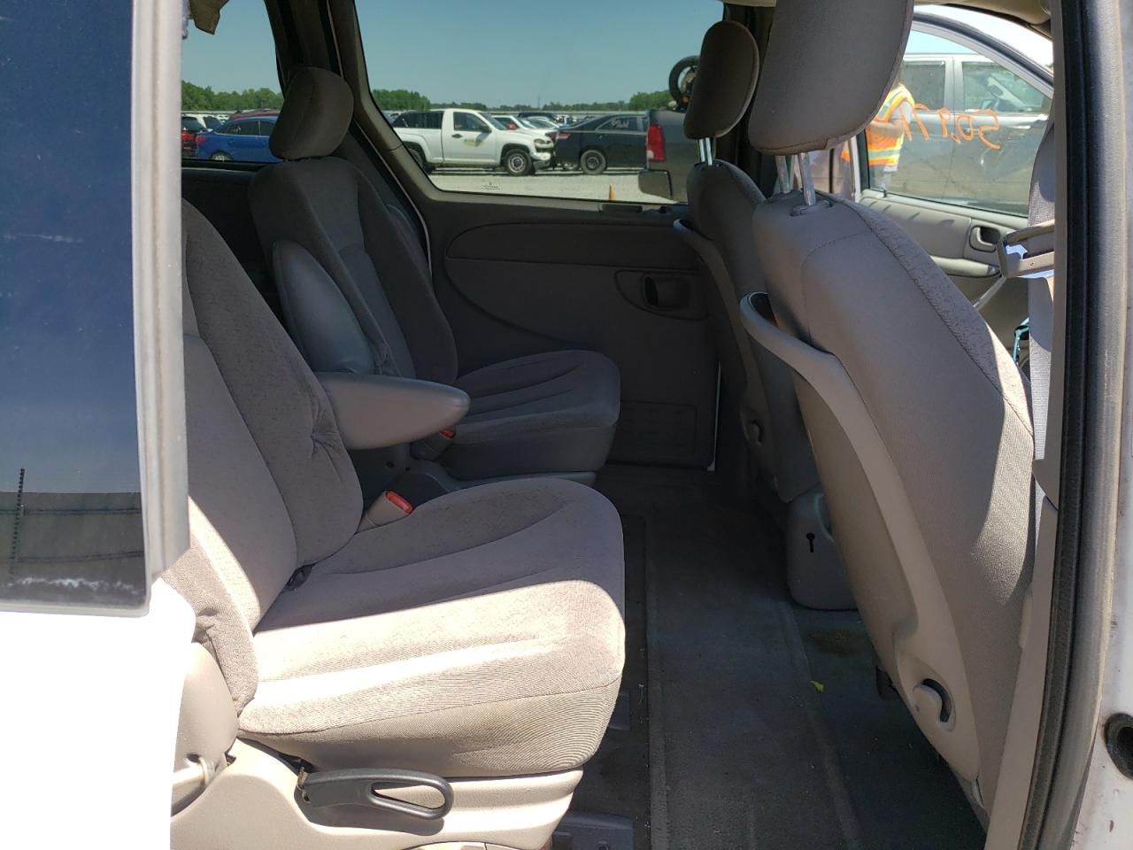 Photo 6 from auction – 2002 DODGE GRAND CARA with VIN 2B4GP44322R545256
