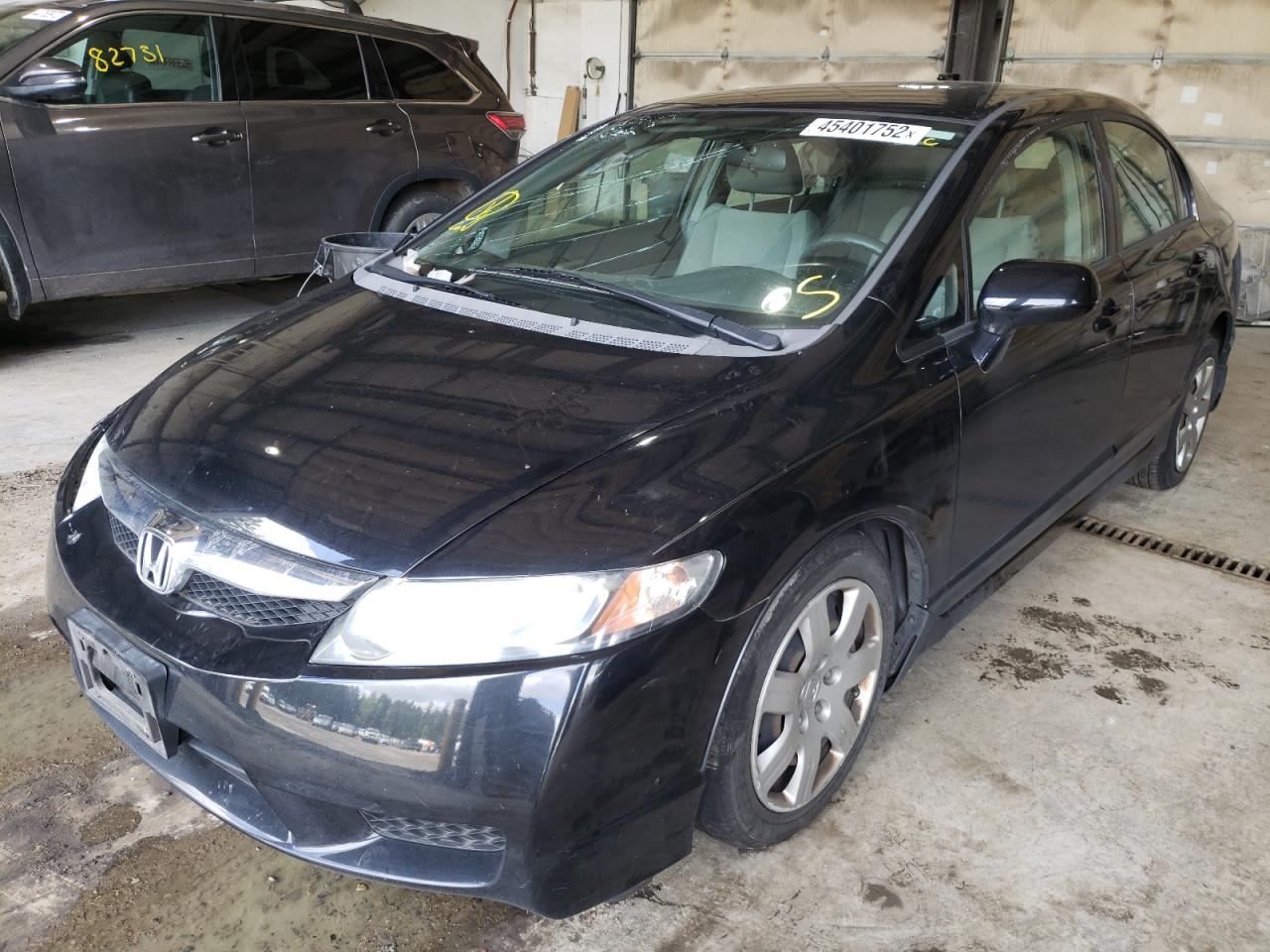 Photo 14 from auction – 2010 HONDA CIVIC LX with VIN 19XFA1F55AE001606