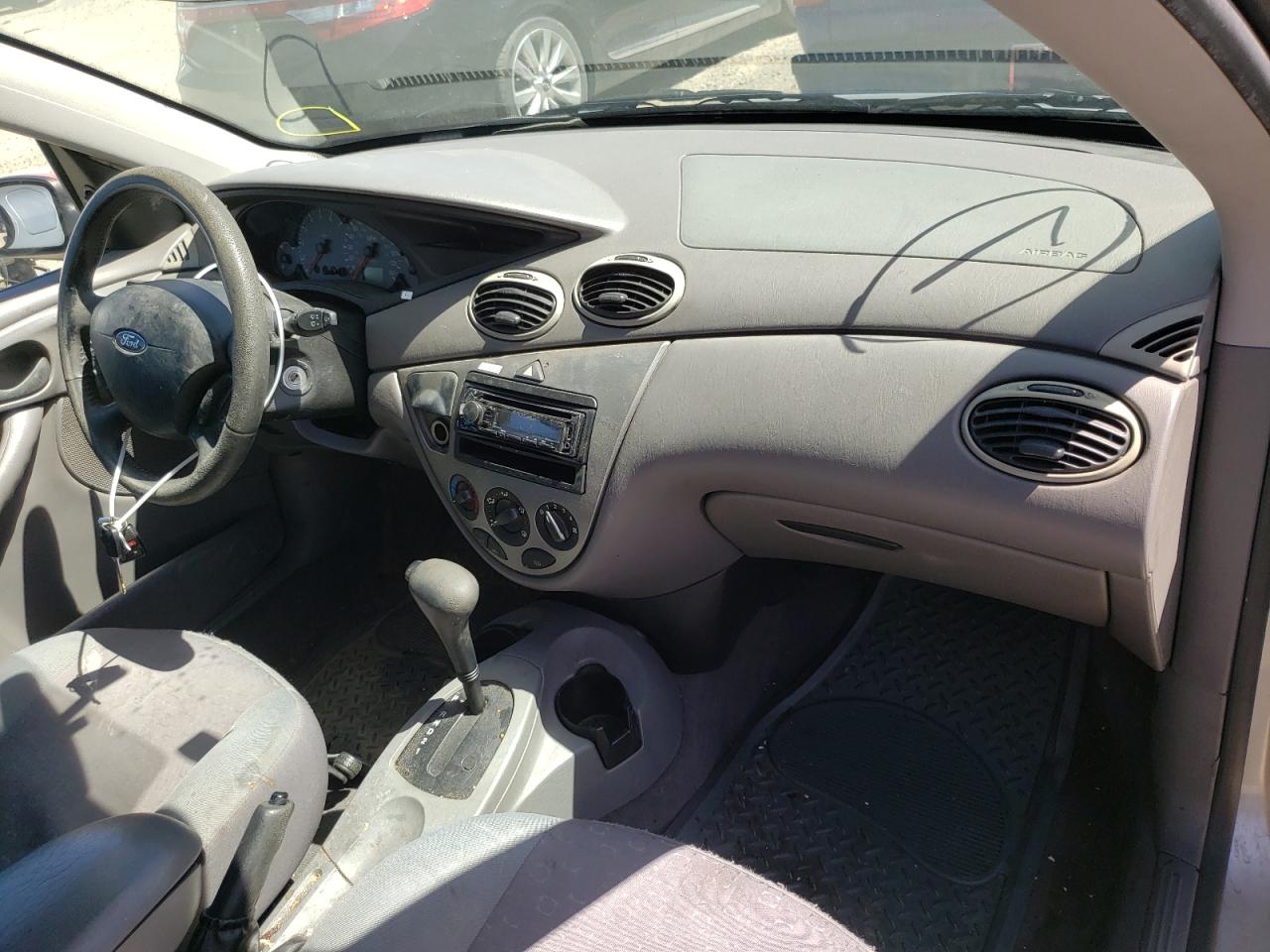 Photo 9 from auction – 2003 FORD FOCUS ZX5 with VIN 3FAFP37Z03R186063
