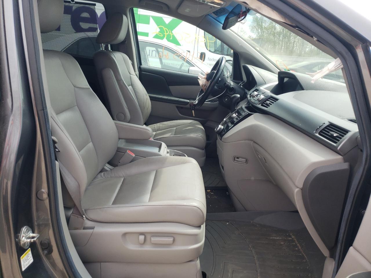 Photo 18 from auction – 2012 HONDA ODYSSEY EX with VIN 5FNRL5H66CB034163