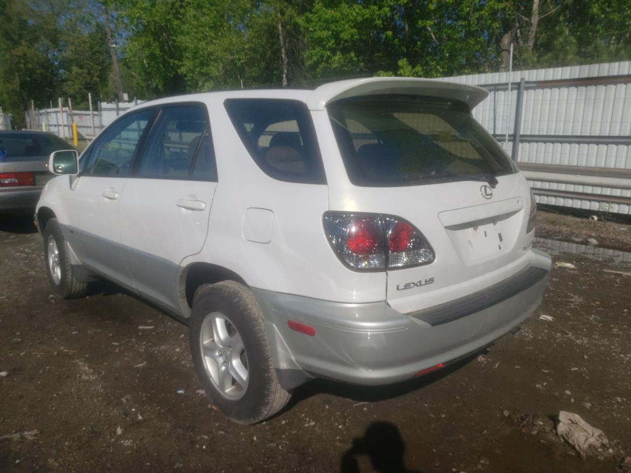 Photo 3 from auction – 2001 LEXUS RX 300 with VIN JTJHF10U010196840
