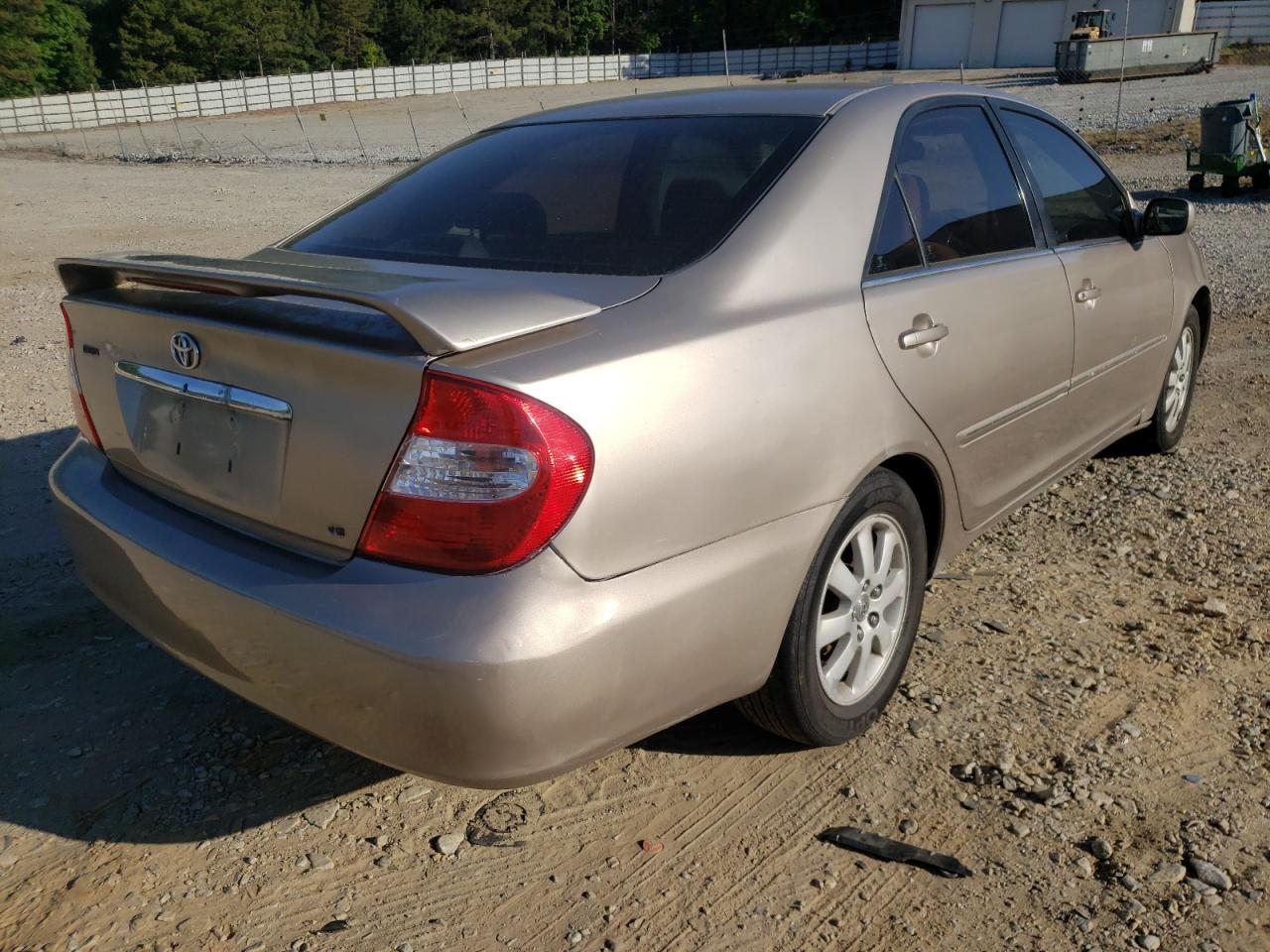 Photo 4 from auction – 2004 TOYOTA CAMRY LE with VIN 4T1BF32K44U578362