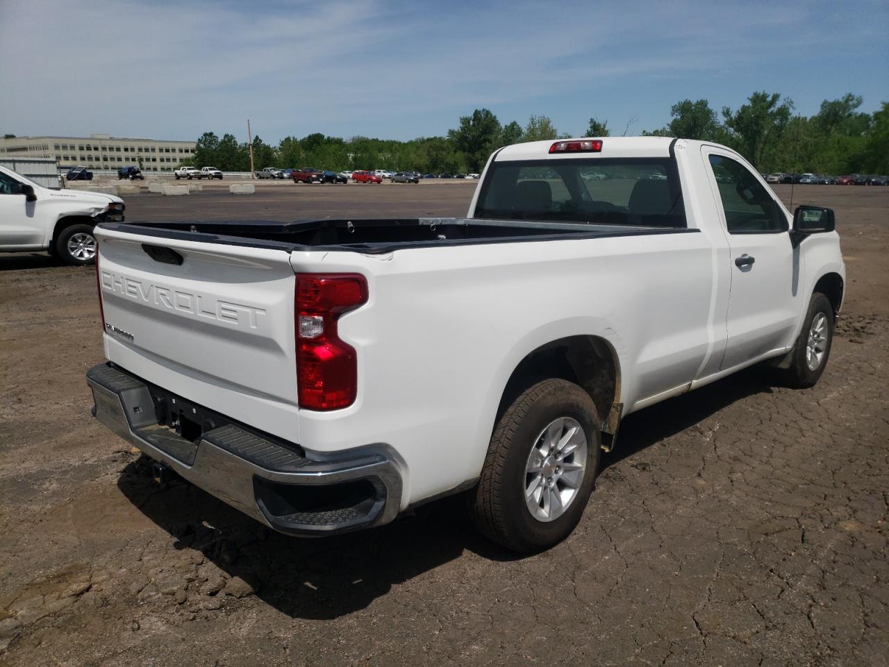 Photo 4 from auction – 2021 CHEVROLET SILVERADO with VIN 3GCNWAEF1MG292542