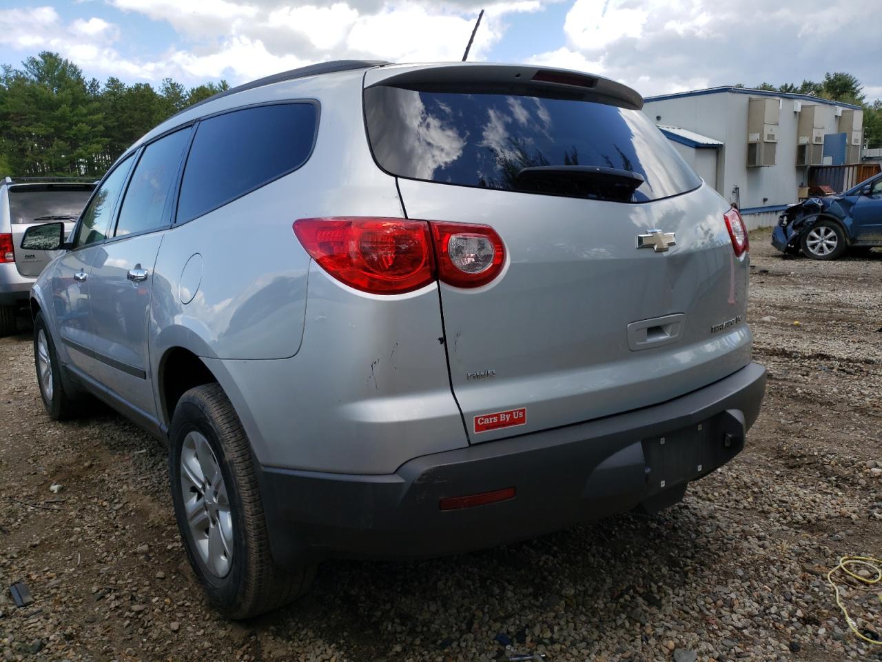 Photo 3 from auction – 2010 CHEVROLET TRAVERSE L with VIN 1GNLVEED8AJ262617