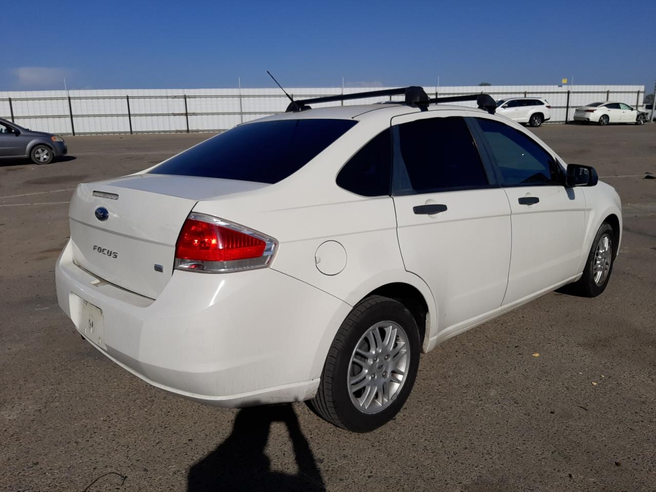 Photo 4 from auction – 2011 FORD FOCUS SE with VIN 1FAHP3FN2BW120827