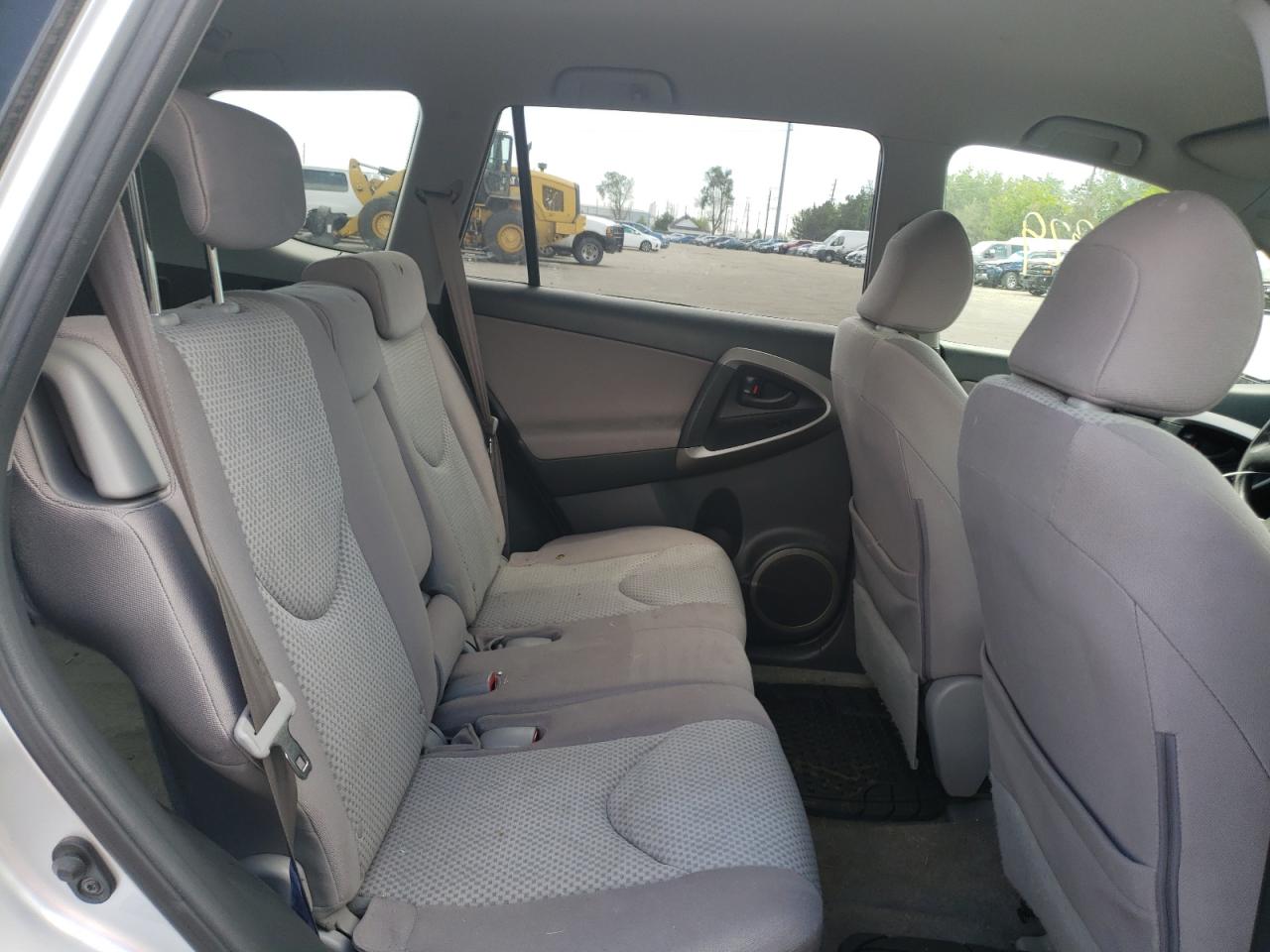 Photo 6 from auction – 2007 TOYOTA RAV4 with VIN JTMBK33V475028098