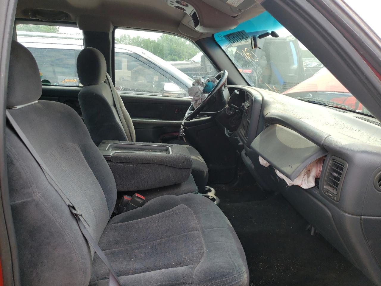 Photo 5 from auction – 2000 CHEVROLET silverado with VIN 1GCEC19T4YE338841