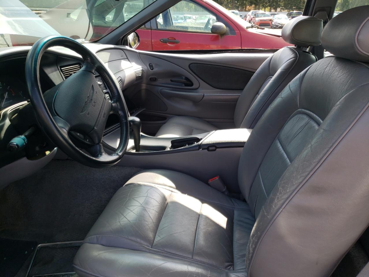 Photo 5 from auction – 1995 FORD THUNDERBIR with VIN 1FALP62W3SH178704