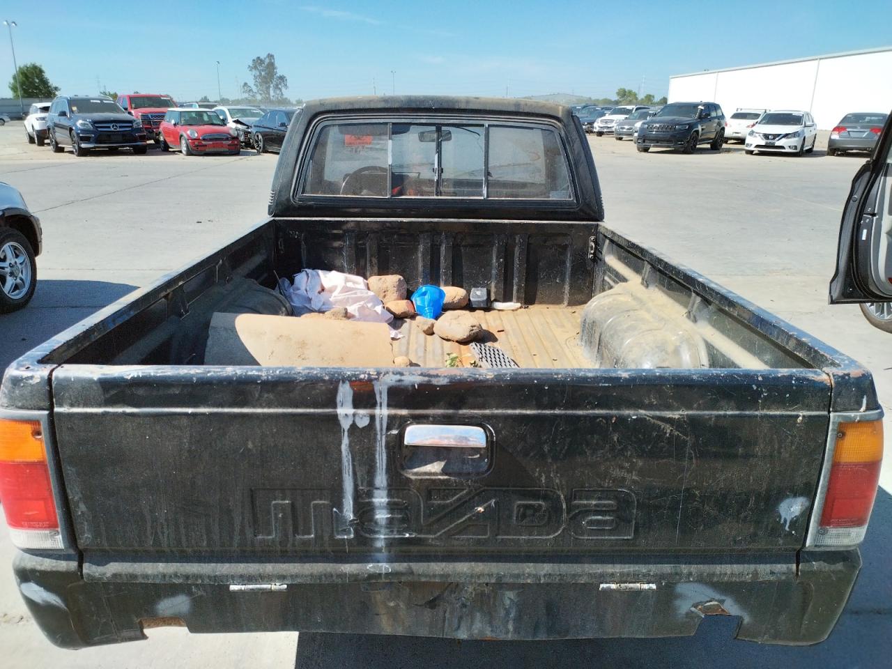 Photo 6 from auction – 1987 MAZDA B2000 with VIN JM2UF1112H0528806