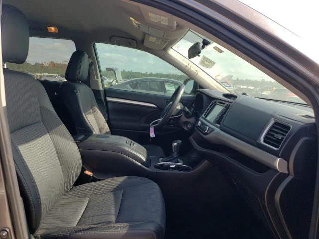 Photo 5 from auction – 2016 TOYOTA HIGHLANDER with VIN 5TDZKRFHXGS174135