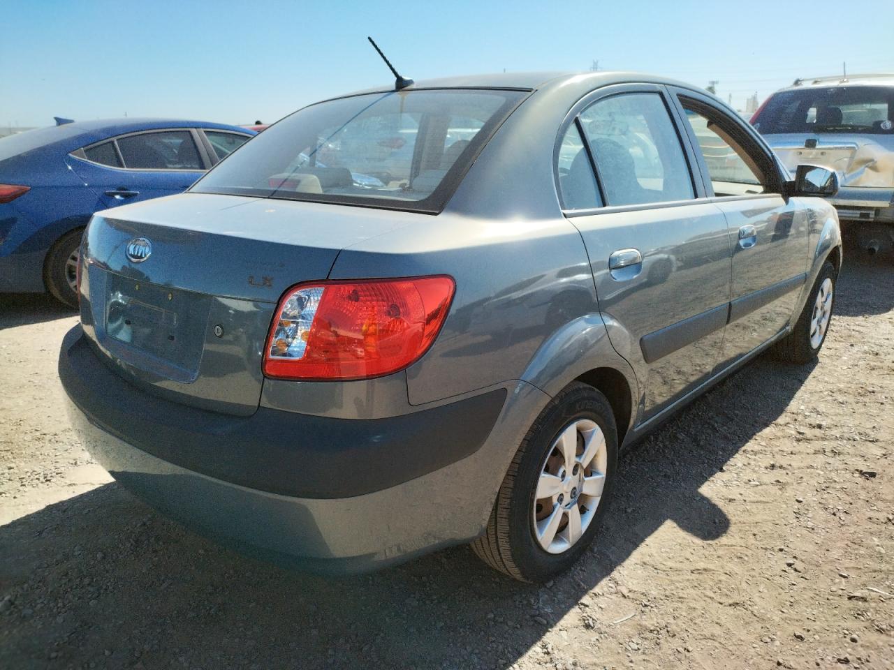 Photo 4 from auction – 2007 KIA RIO BASE with VIN KNADE123476210895