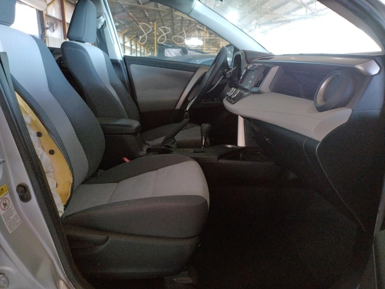 Photo 5 from auction – 2015 TOYOTA RAV4 LE with VIN 2T3ZFREV1FW180592