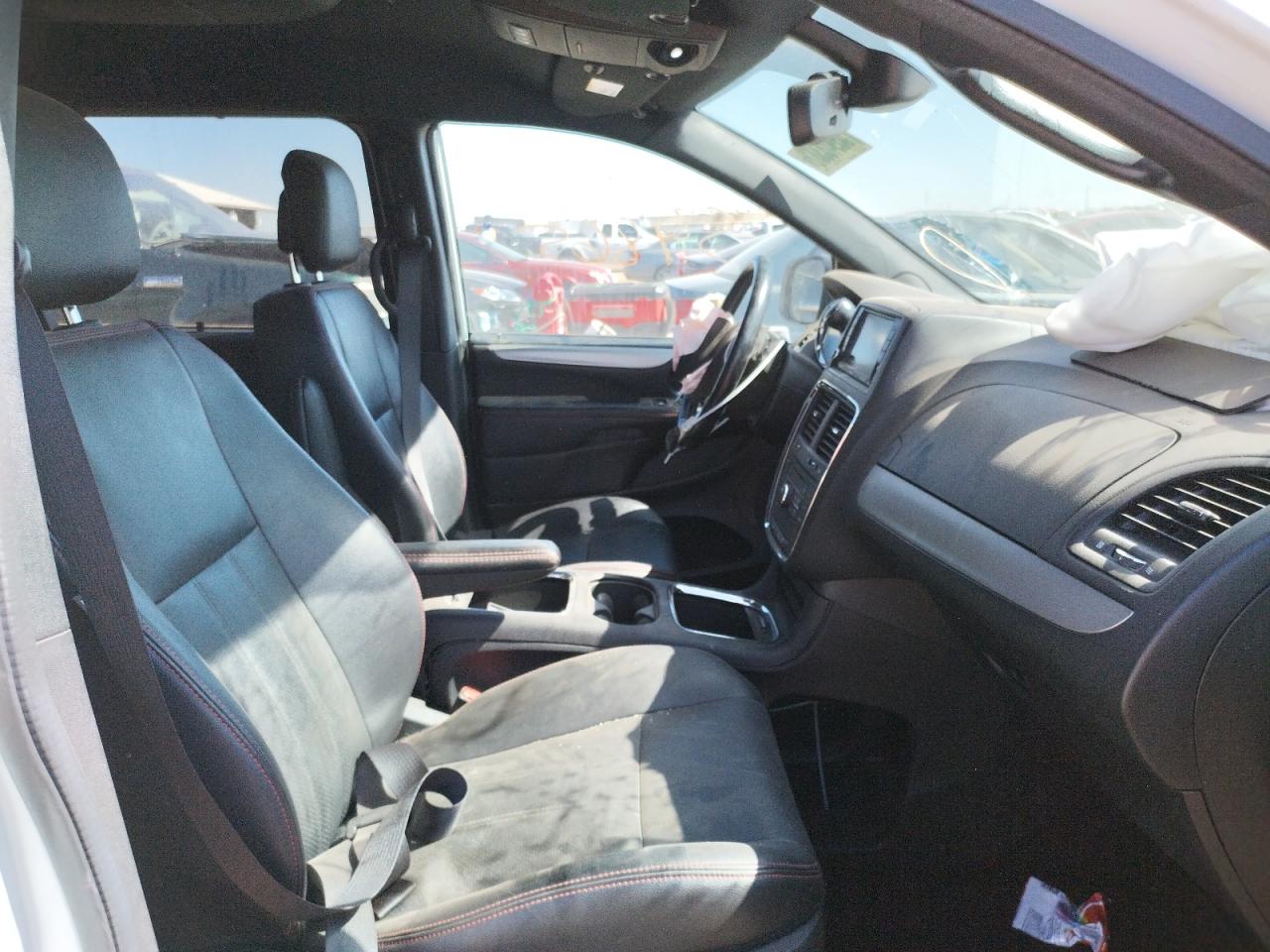 Photo 5 from auction – 2019 DODGE GRAND CARA with VIN 2C4RDGEG2KR747781