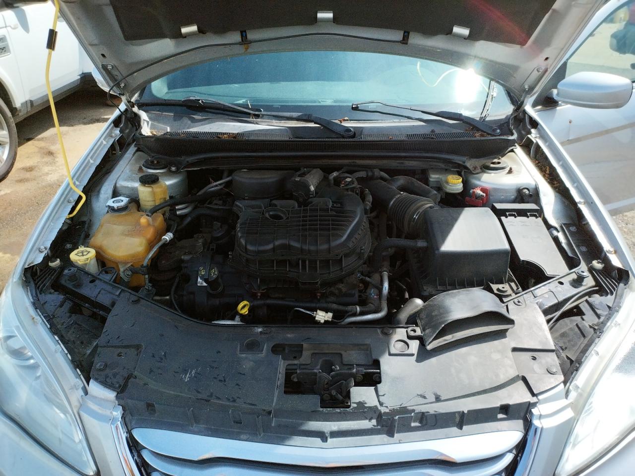 Photo 7 from auction – 2012 CHRYSLER 200 LX with VIN 1C3CCBAG6CN153862