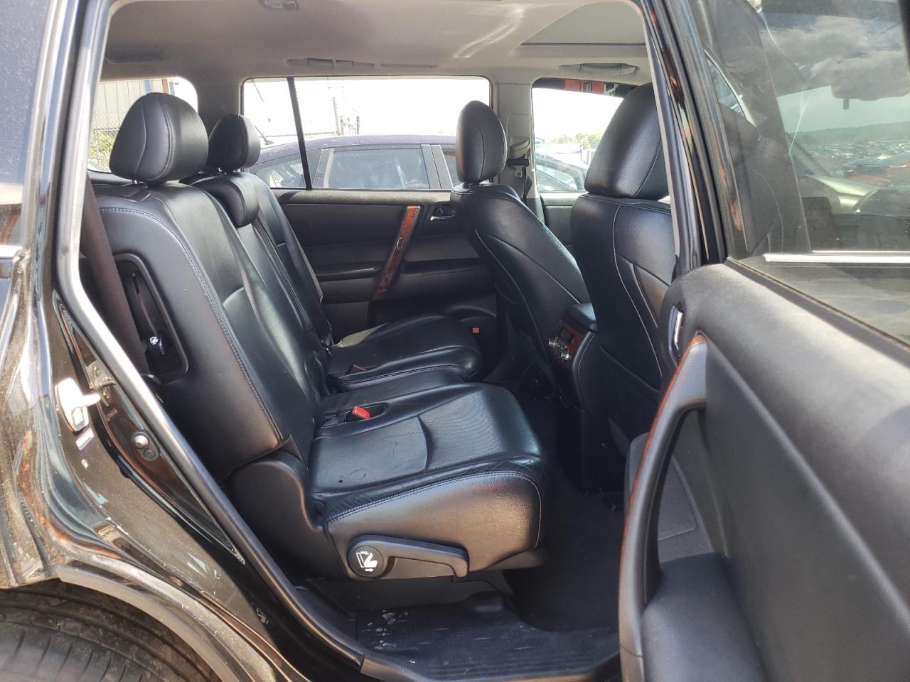 Photo 6 from auction – 2013 TOYOTA HIGHLANDER with VIN 5TDDK3EH6DS275242