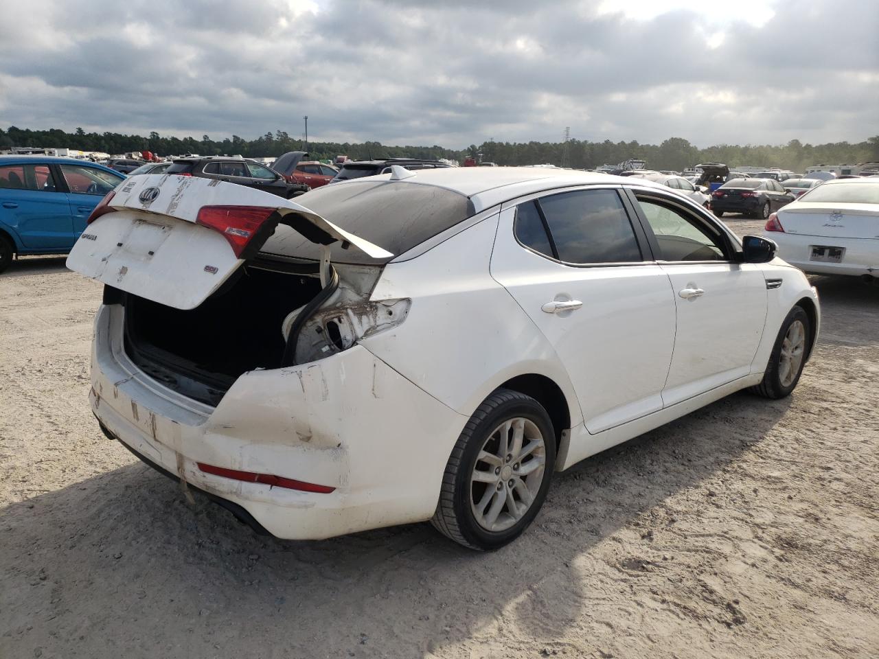 Photo 4 from auction – 2013 KIA OPTIMA with VIN KNAGM4A78D5401128