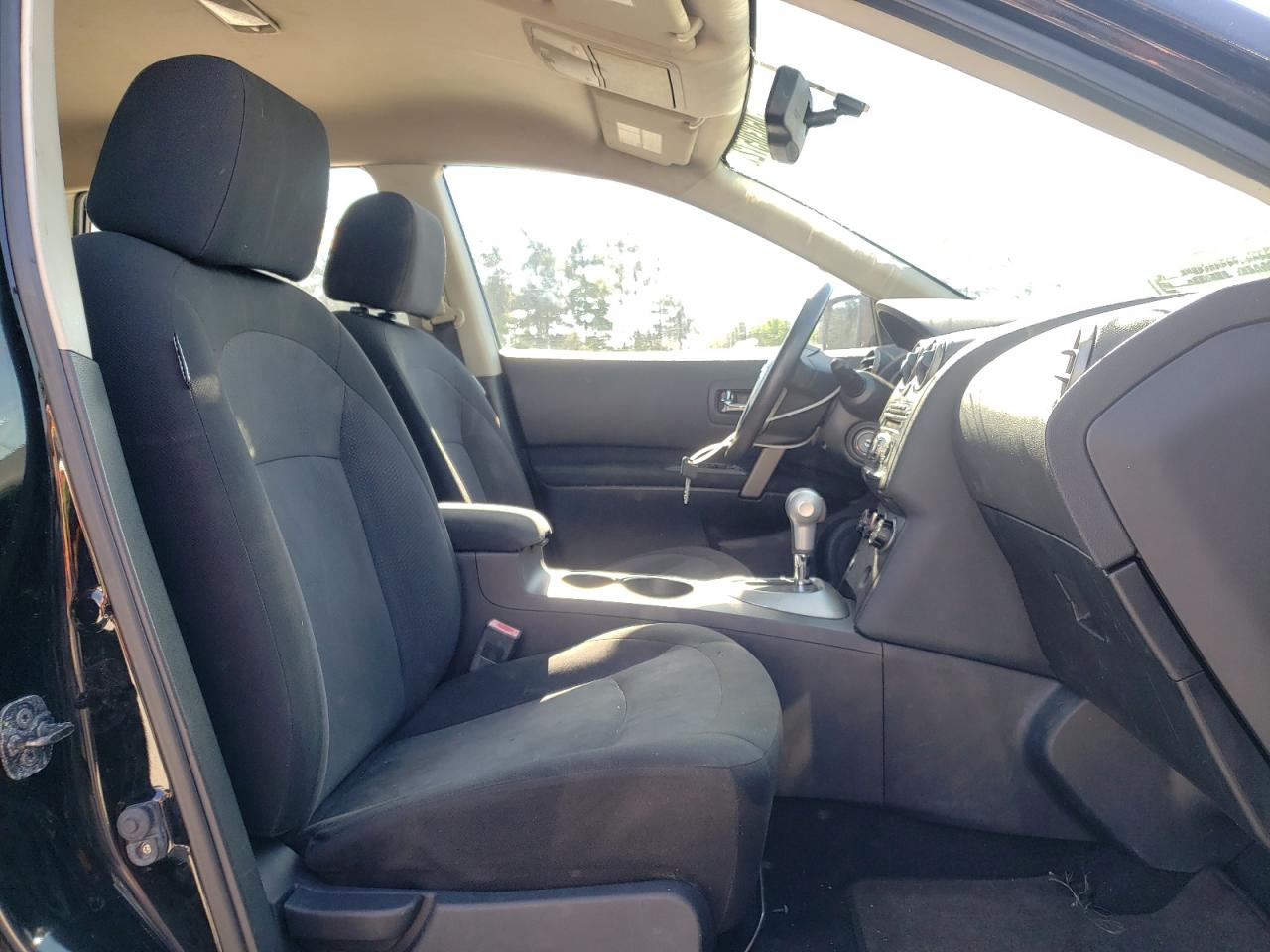 Photo 5 from auction – 2011 NISSAN ROGUE S with VIN JN8AS5MT5BW565624