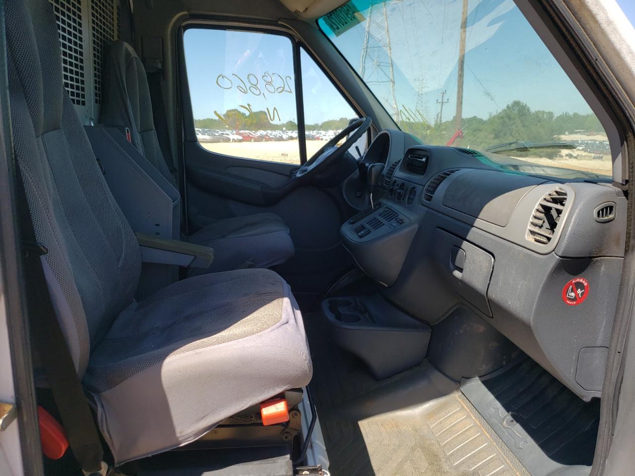 Photo 5 from auction – 2005 SPRINTER 2500 SPRIN with VIN WD2PD644255731735
