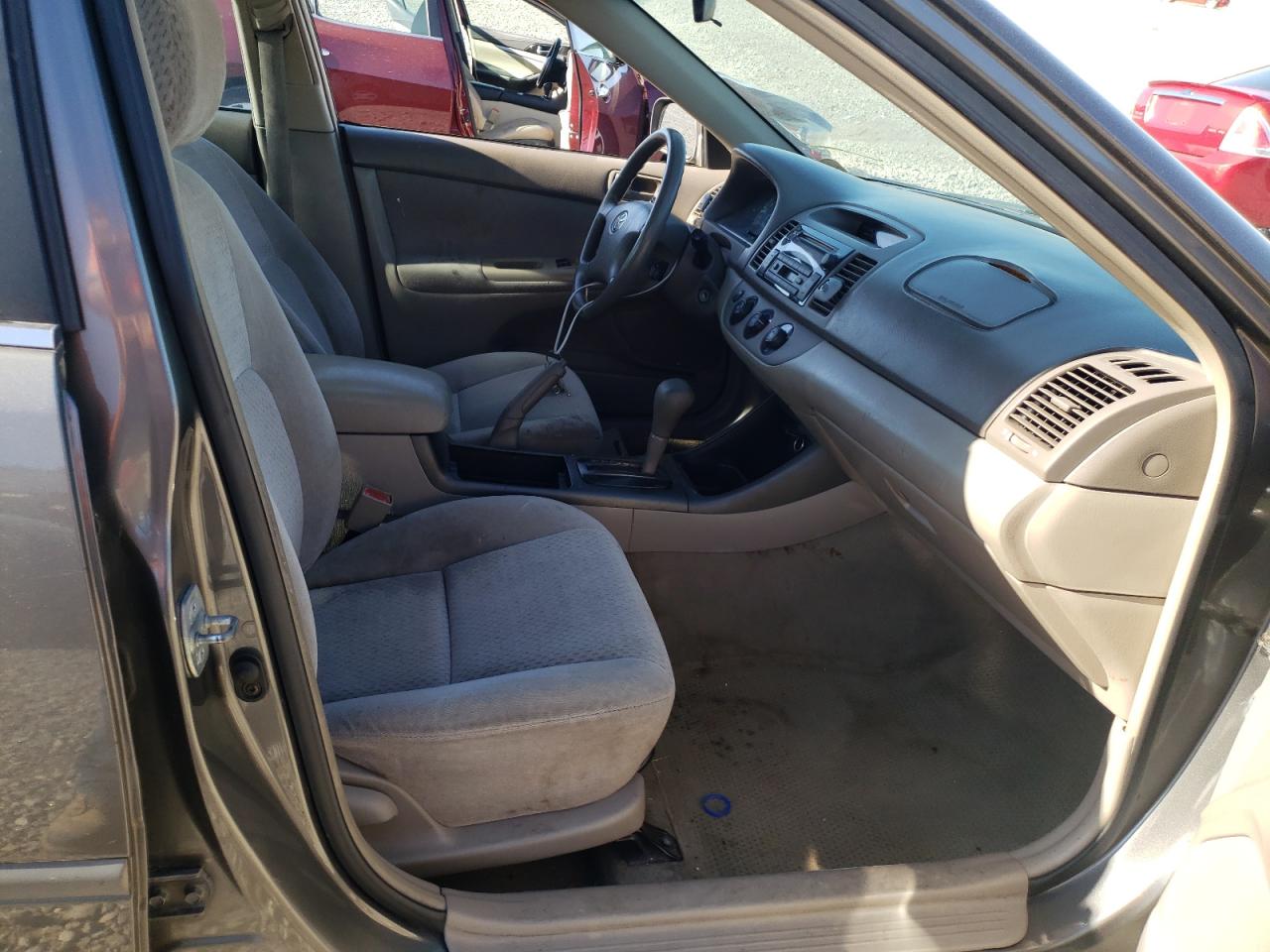 Photo 5 from auction – 2003 TOYOTA CAMRY LE with VIN 4T1BE32K83U760339