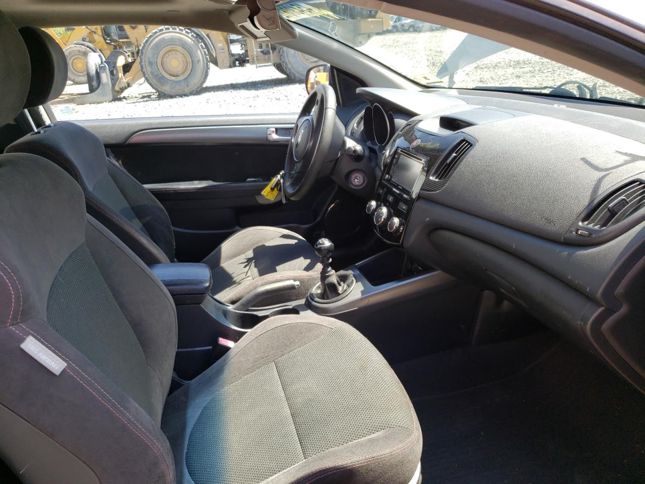 Photo 5 from auction – 2010 KIA FORTE SX with VIN KNAFW6A30A5125408