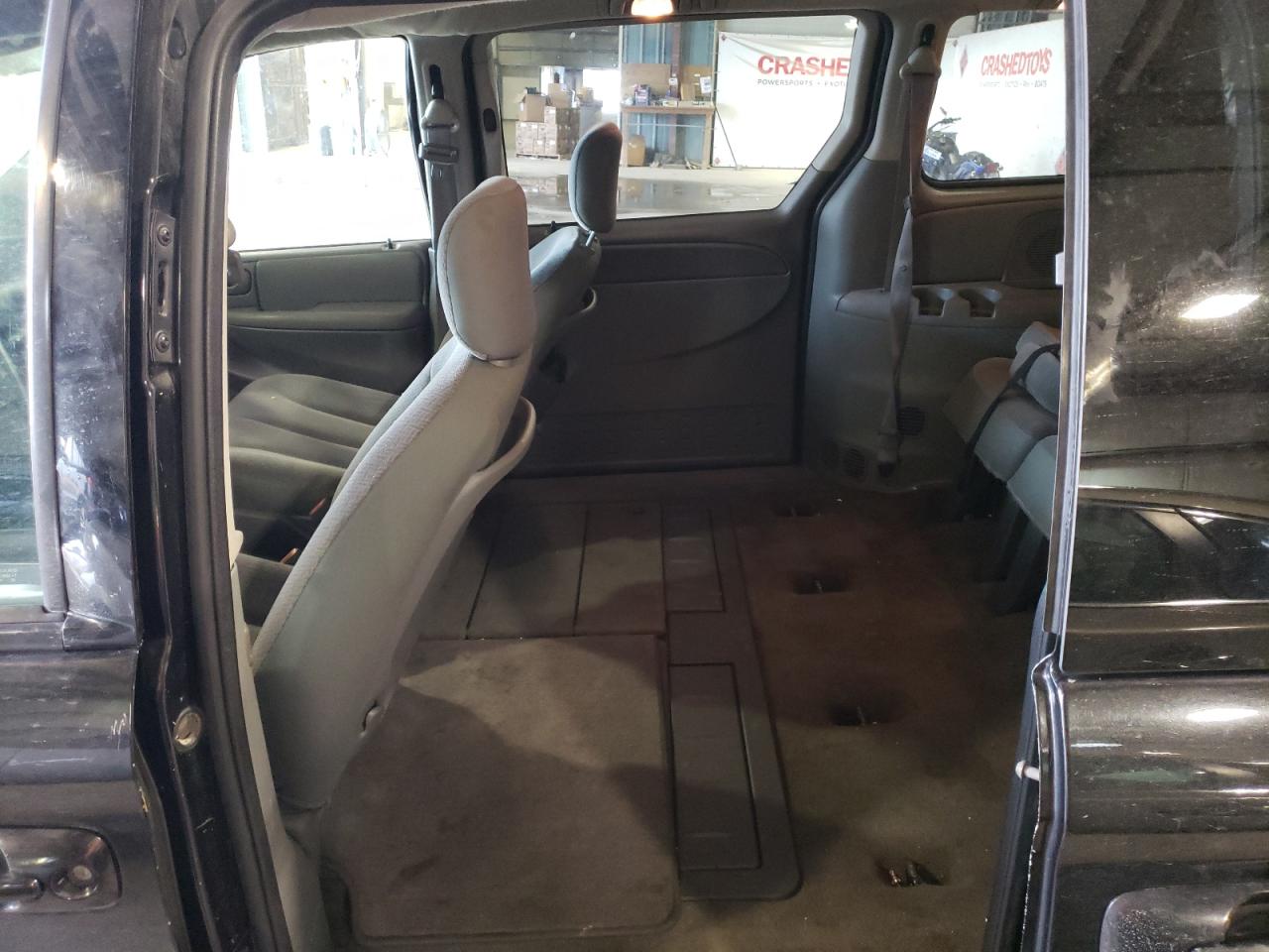 Photo 6 from auction – 2006 CHRYSLER TOWN & COU with VIN 2A4GP54L46R776541