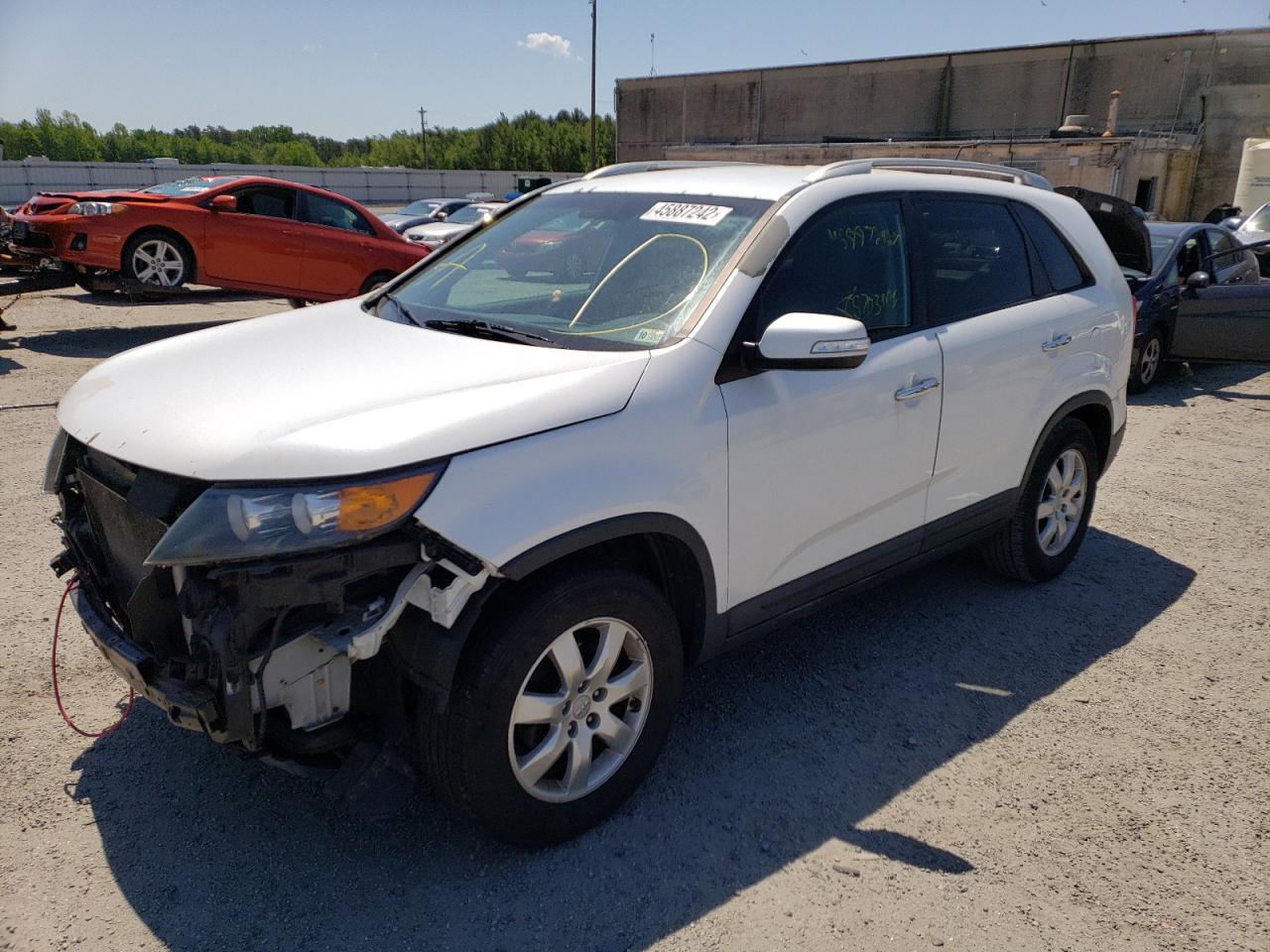 Photo 2 from auction – 2013 KIA SORENTO LX with VIN 5XYKT4A23DG375744