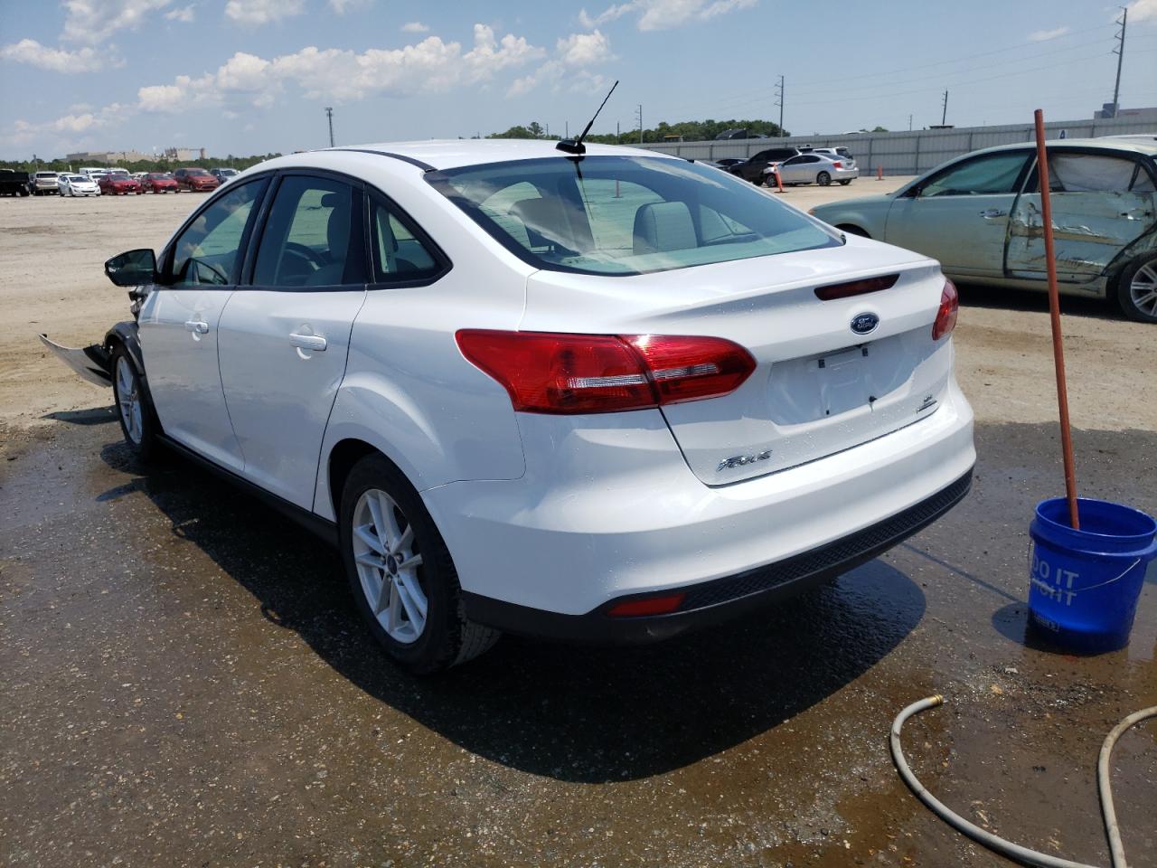 Photo 3 from auction – 2015 FORD FOCUS SE with VIN 1FADP3F24FL335086