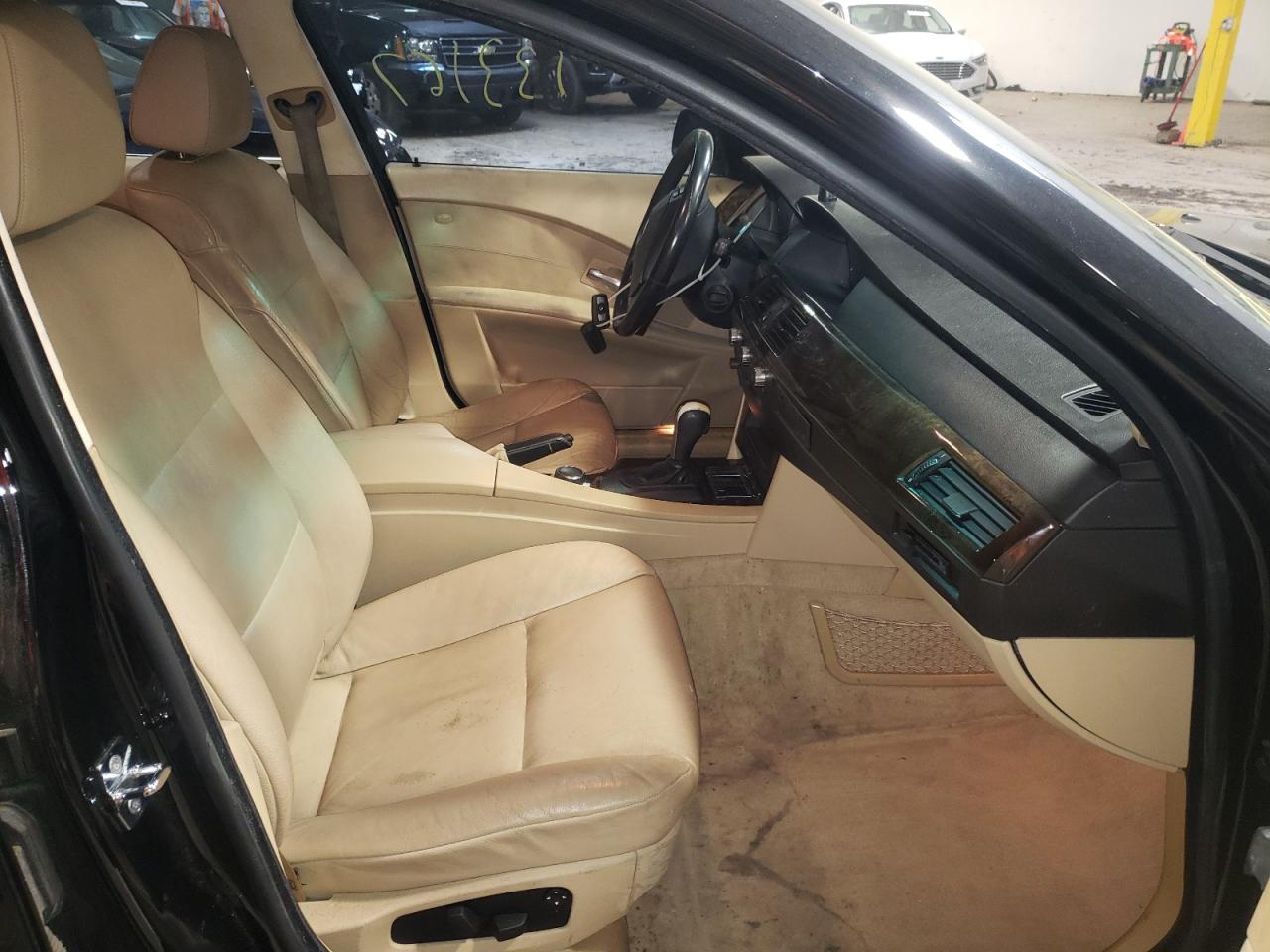 Photo 5 from auction – 2007 BMW 525 I with VIN WBANE53577CW60358