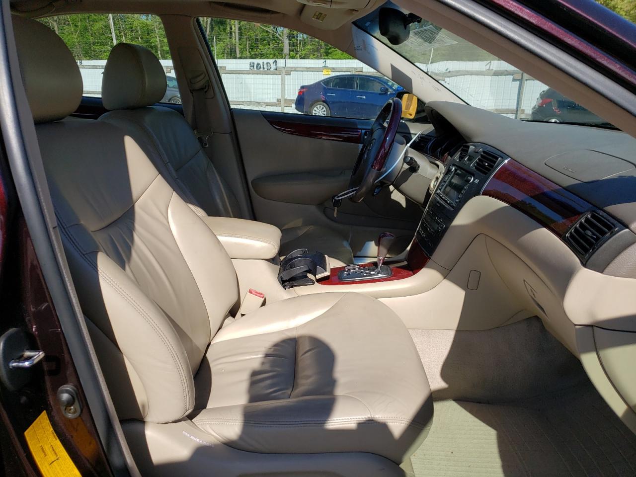 Photo 5 from auction – 2003 LEXUS ES 300 with VIN JTHBF30G830107953
