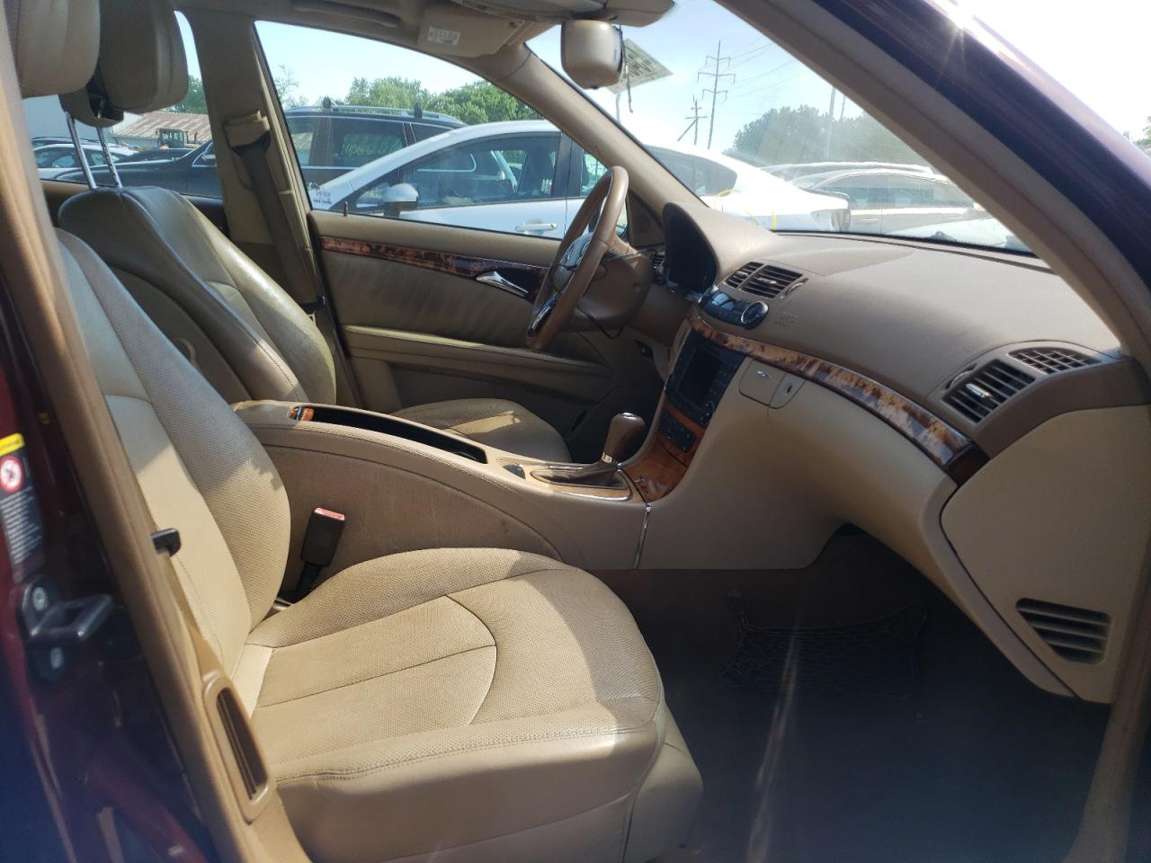 Photo 5 from auction – 2007 MERCEDES-BENZ E 550 with VIN WDBUF72X67A981716