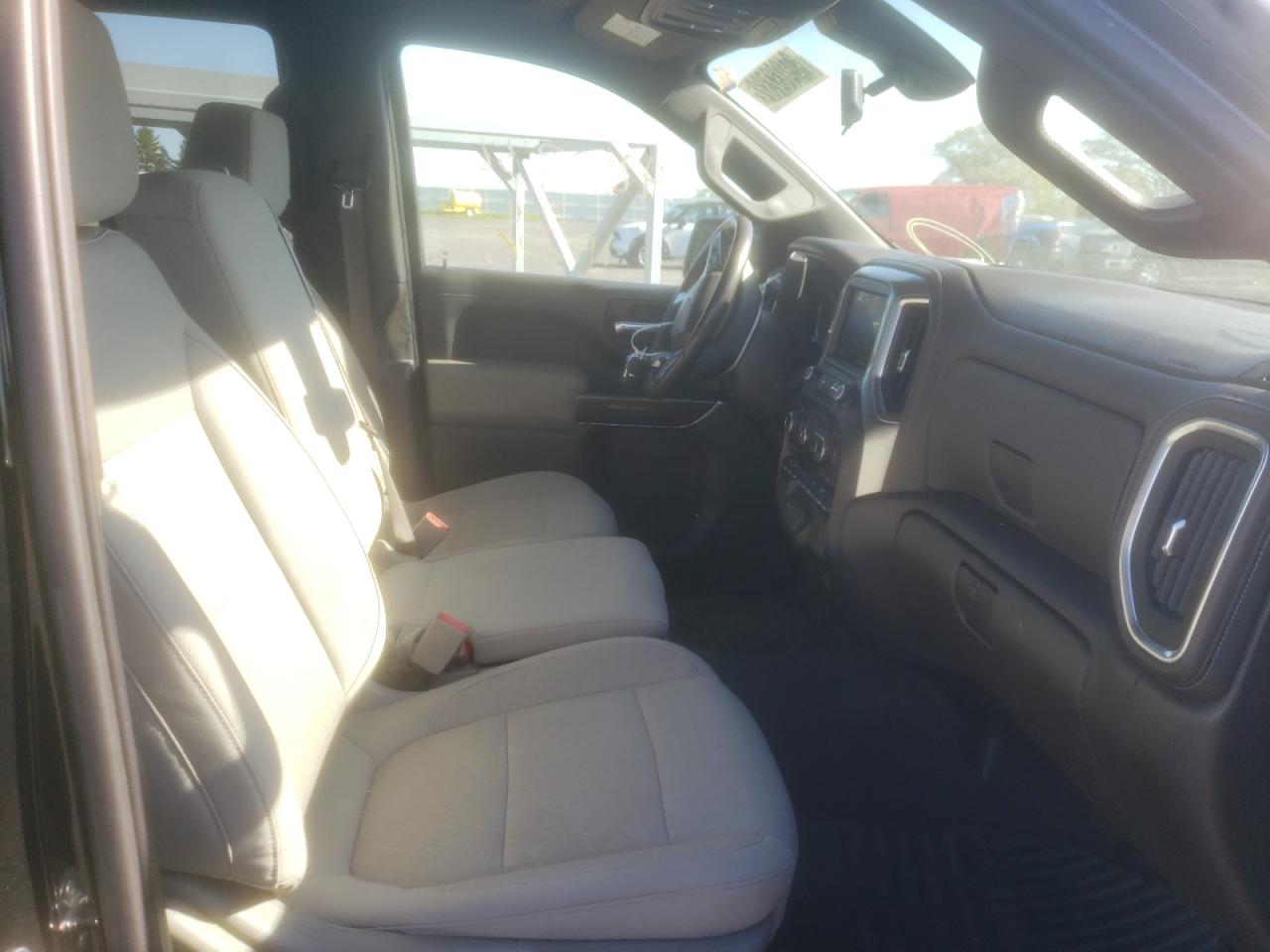 Photo 5 from auction – 2019 CHEVROLET SILVERADO with VIN 1GCUYDED0KZ309804