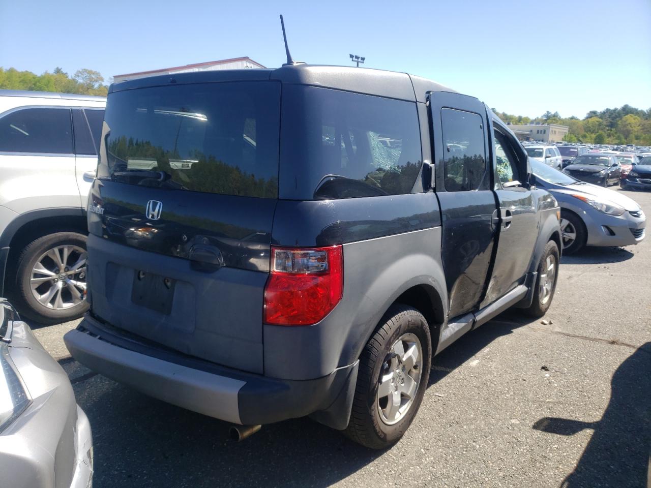 Photo 4 from auction – 2005 HONDA ELEMENT EX with VIN 5J6YH276X5L016420