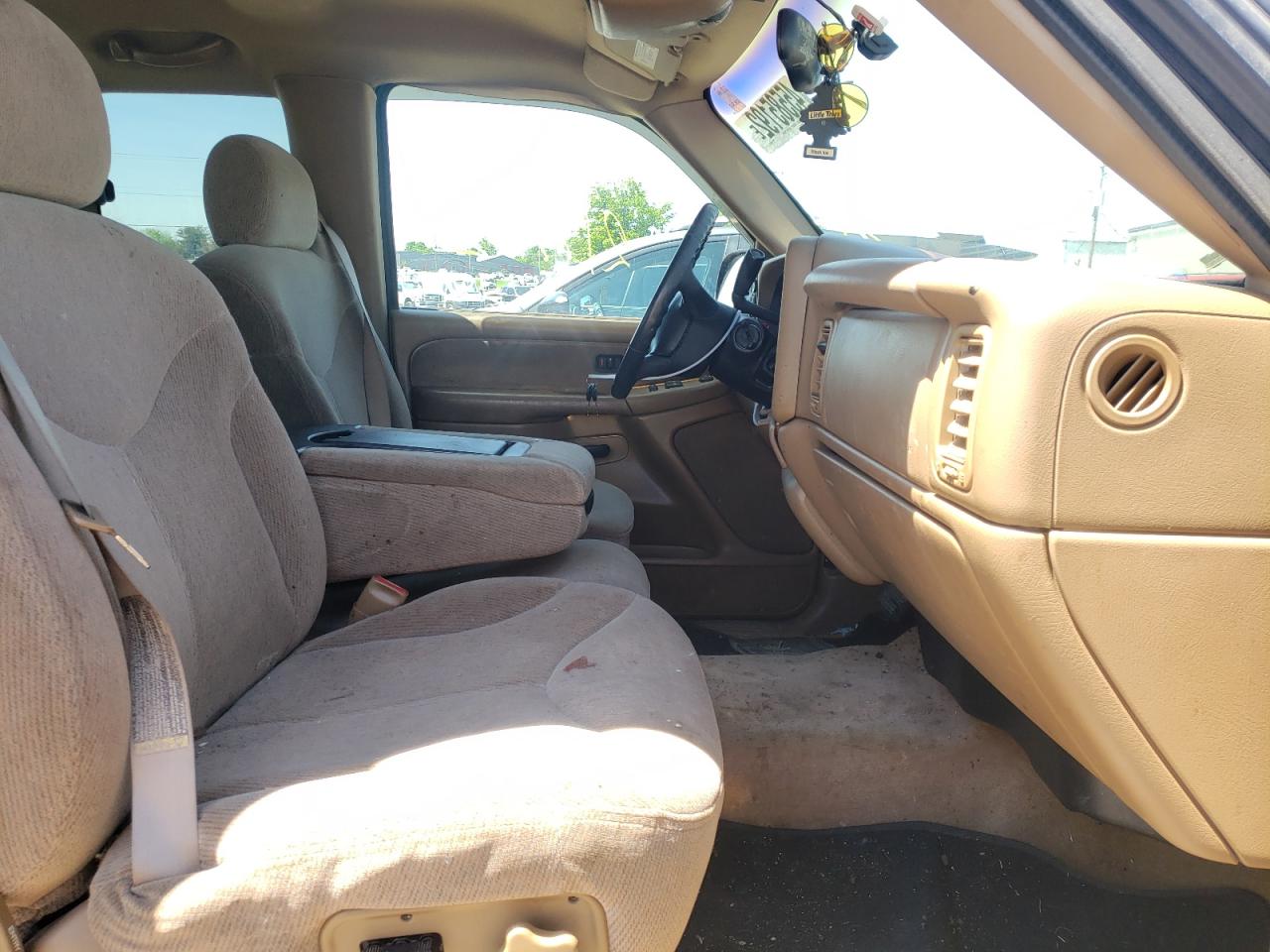 Photo 5 from auction – 1999 GMC NEW SIERRA with VIN 1GTEK19V6XE535237
