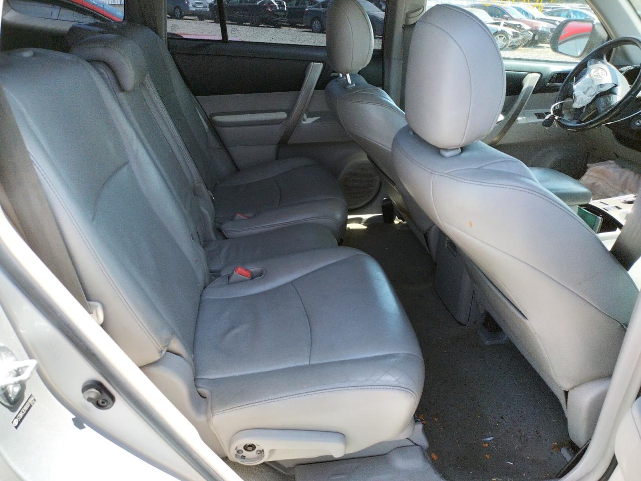 Photo 6 from auction – 2010 TOYOTA HIGHLANDER with VIN 5TDKK3EHXAS018846