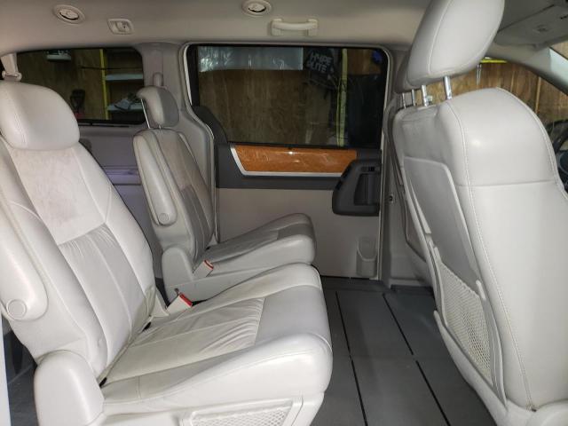 Photo 6 from auction – 2010 CHRYSLER TOWN & COU with VIN 2A4RR6DX1AR128479