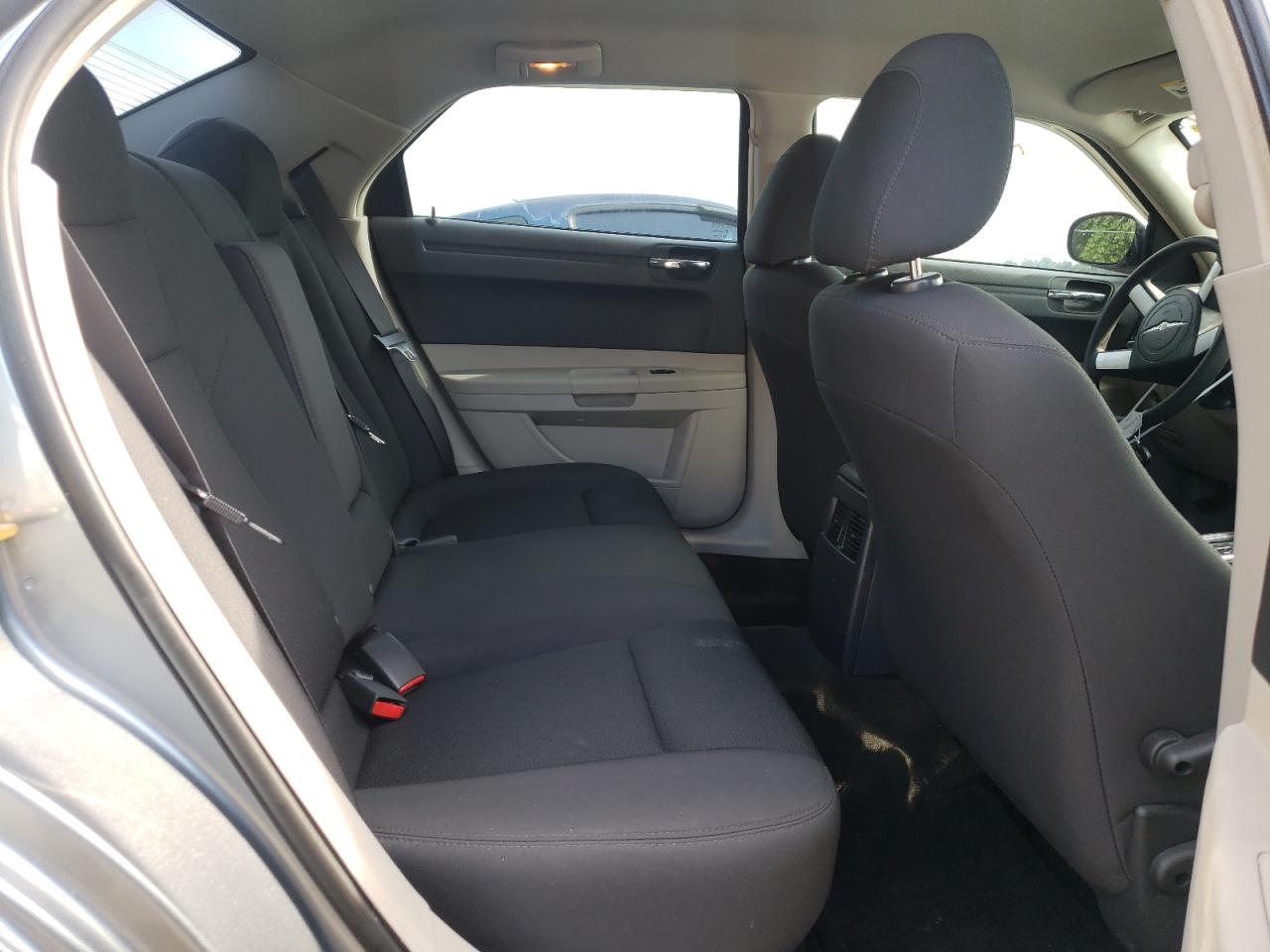 Photo 6 from auction – 2006 CHRYSLER 300 with VIN 2C3KA43R36H472029