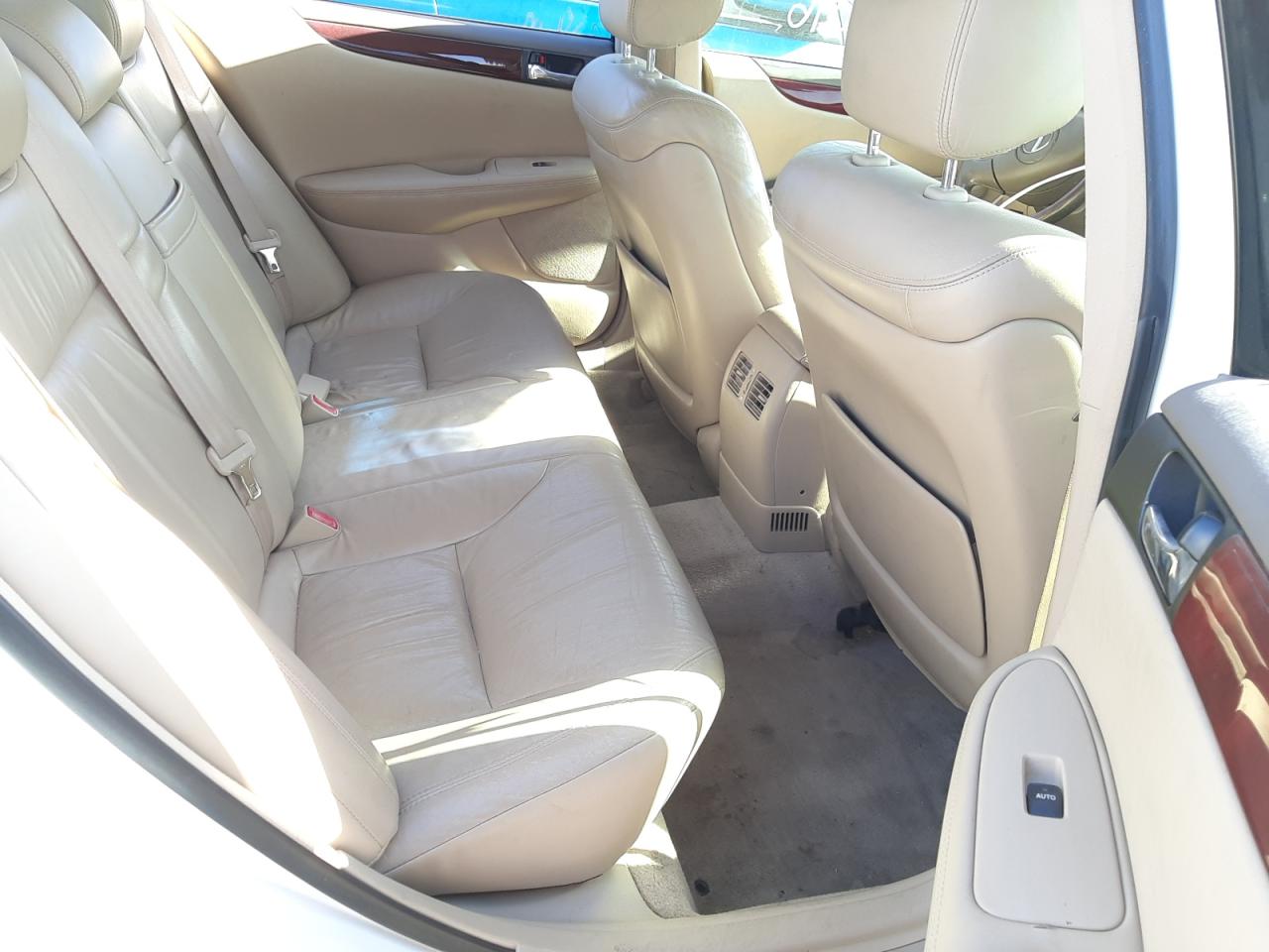 Photo 6 from auction – 2003 LEXUS ES 300 with VIN JTHBF30GX30115388