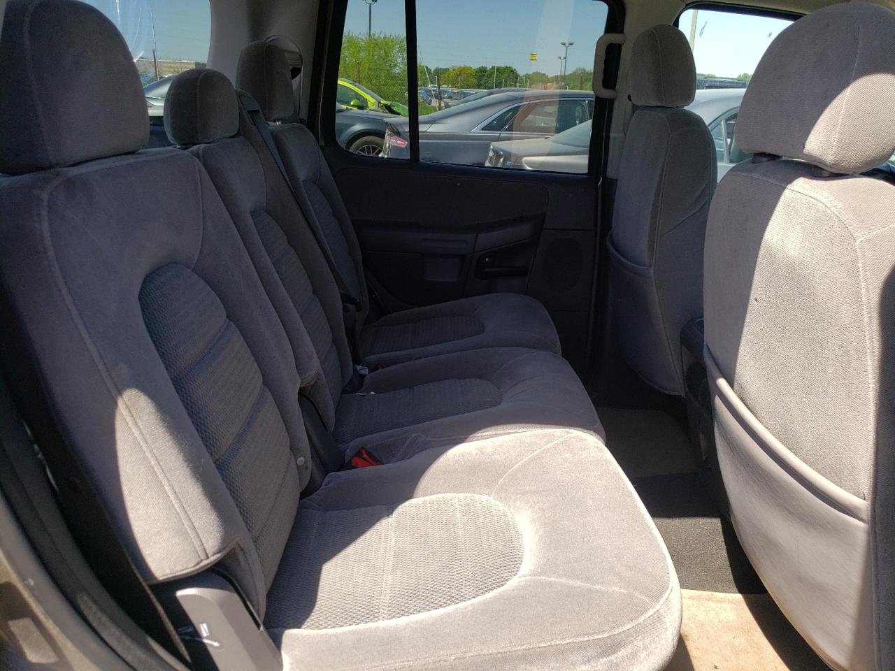 Photo 6 from auction – 2005 FORD EXPLORER S with VIN 1FMZU73K05ZA64197