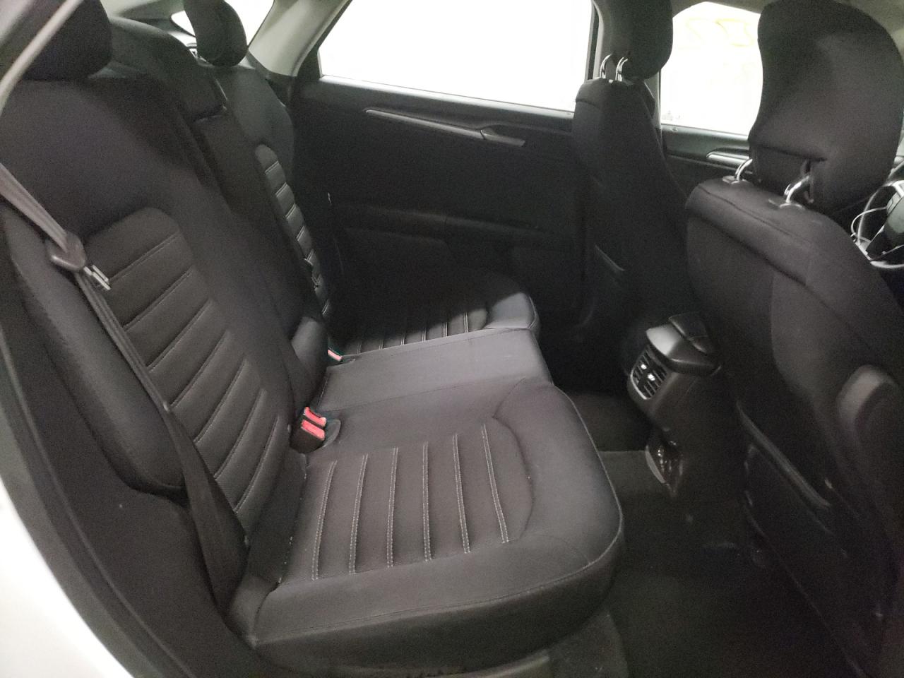 Photo 6 from auction – 2013 FORD FUSION SE with VIN 3FA6P0HR3DR127832