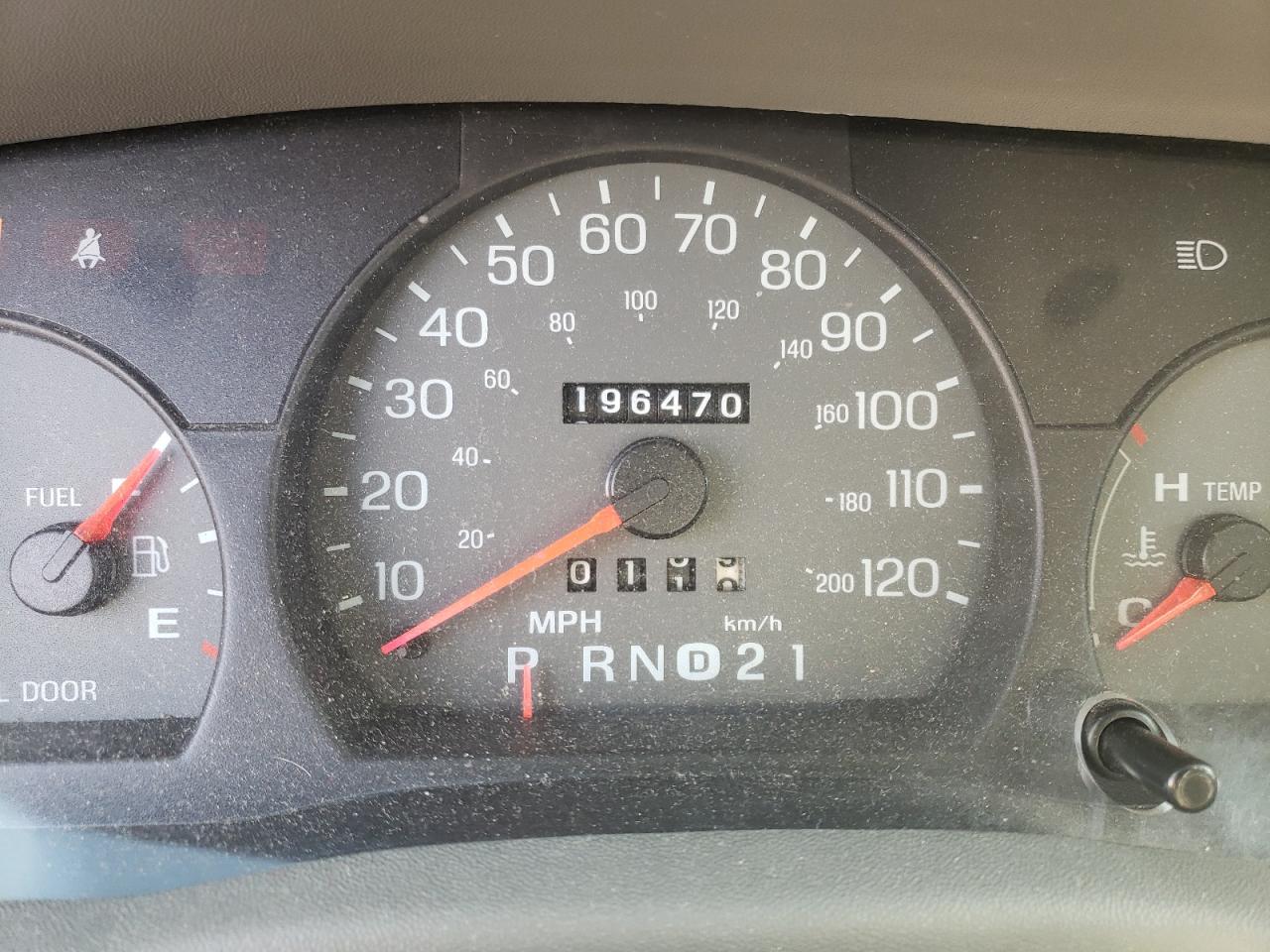 Photo 8 from auction – 2003 MERCURY GRAND MARQ with VIN 2MEFM74W83X611081