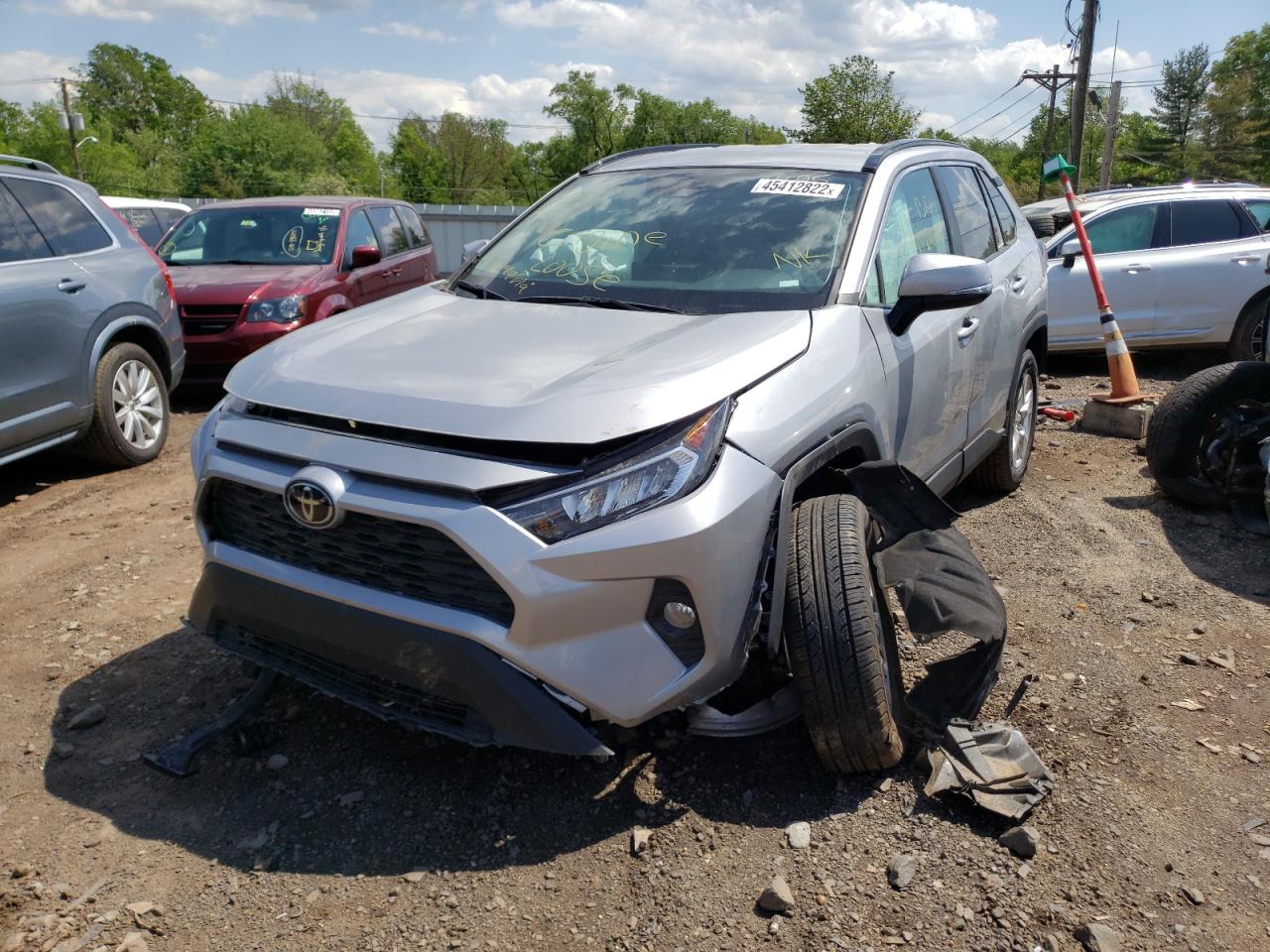 Photo 2 from auction – 2021 TOYOTA RAV4 XLE with VIN 2T3W1RFV8MC124695