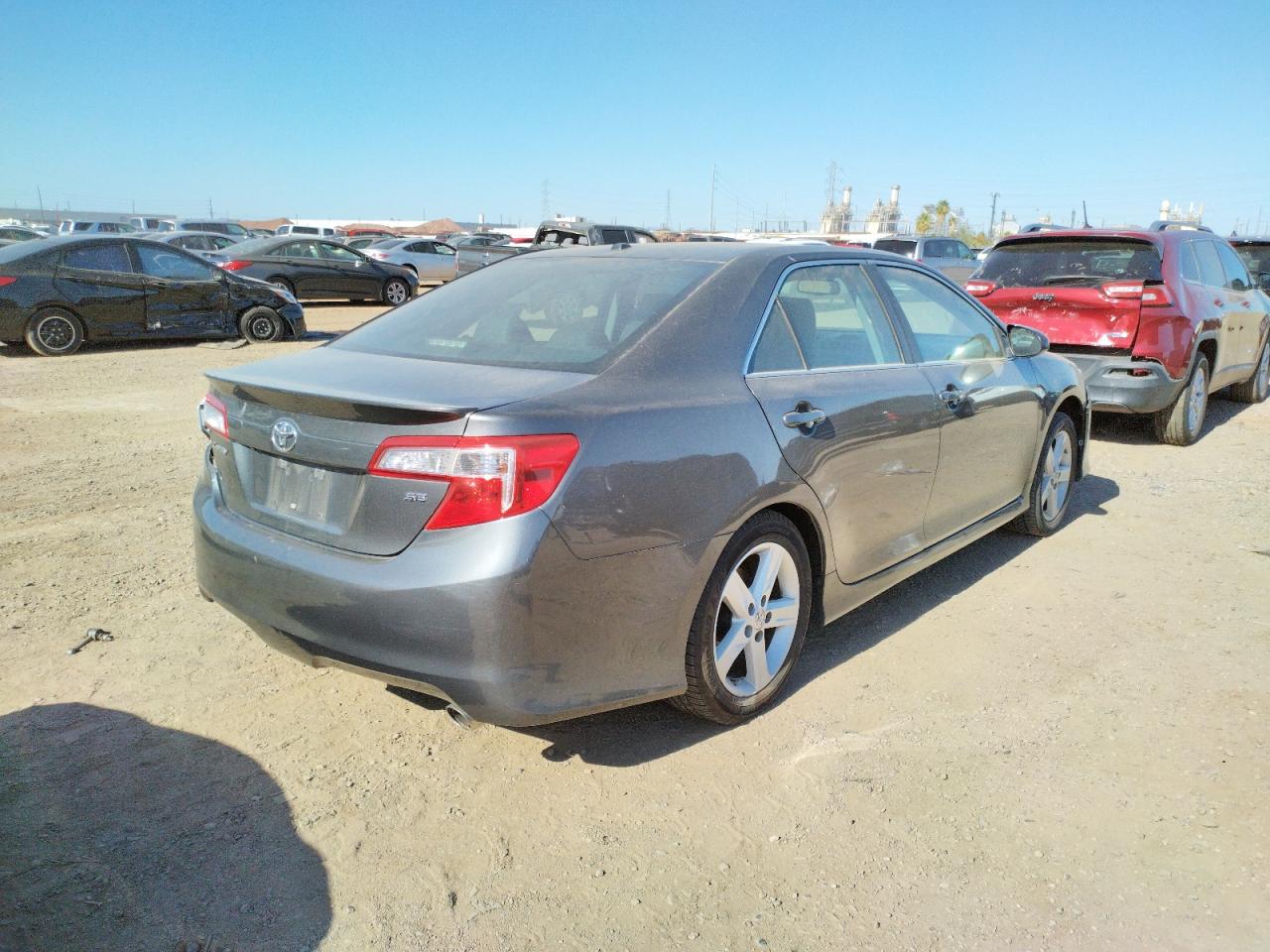 Photo 4 from auction – 2012 TOYOTA CAMRY BASE with VIN 4T1BF1FK0CU144551