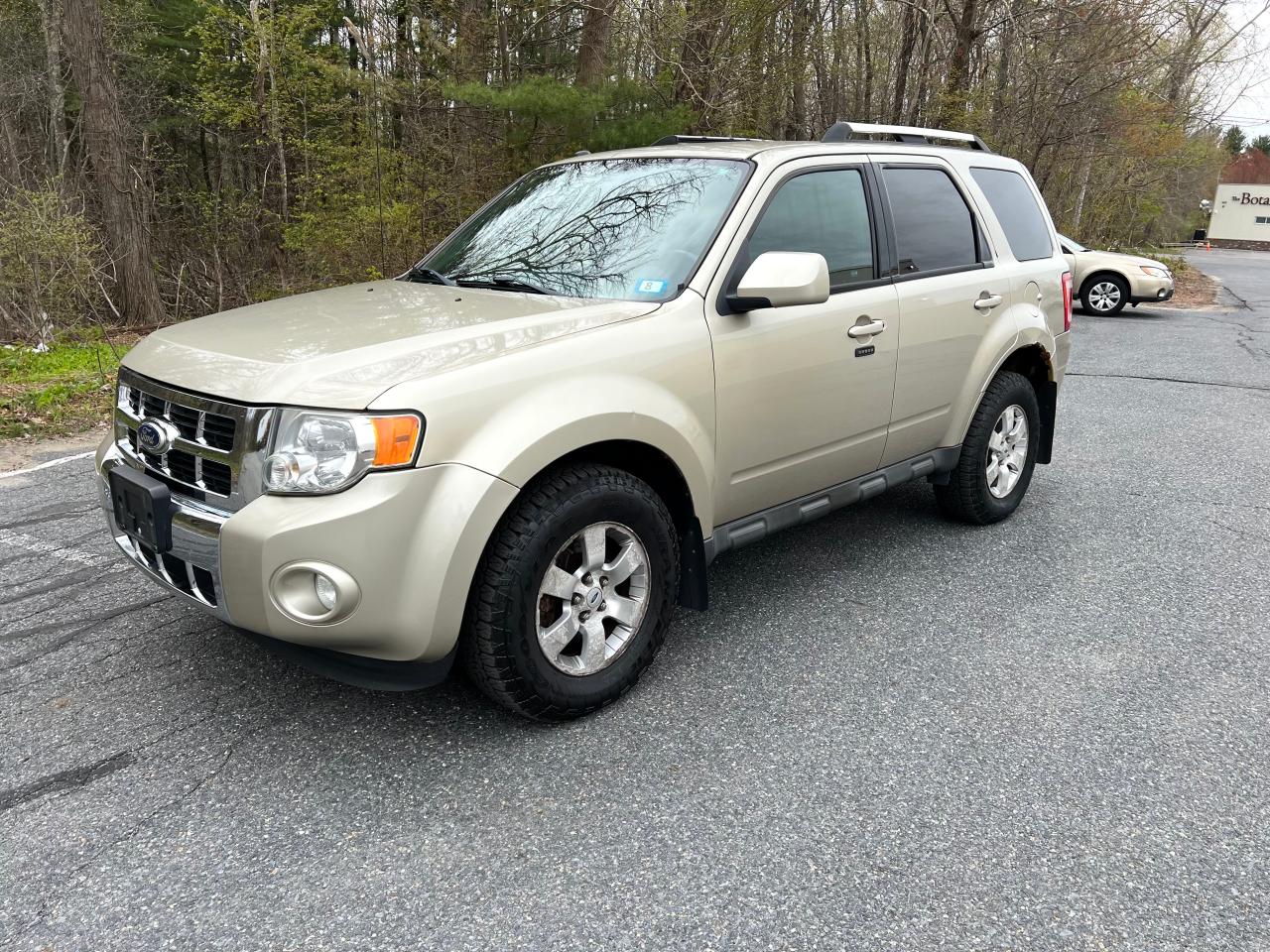 Photo 2 from auction – 2010 FORD ESCAPE LIM with VIN 1FMCU9EG8AKB07875