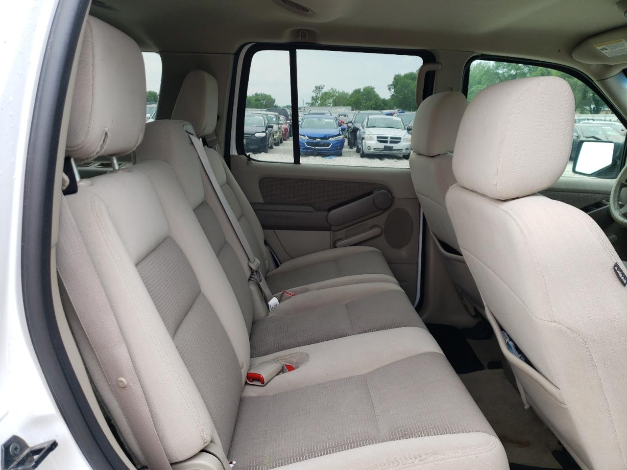Photo 6 from auction – 2006 FORD EXPLORER X with VIN 1FMEU73E56UA15536