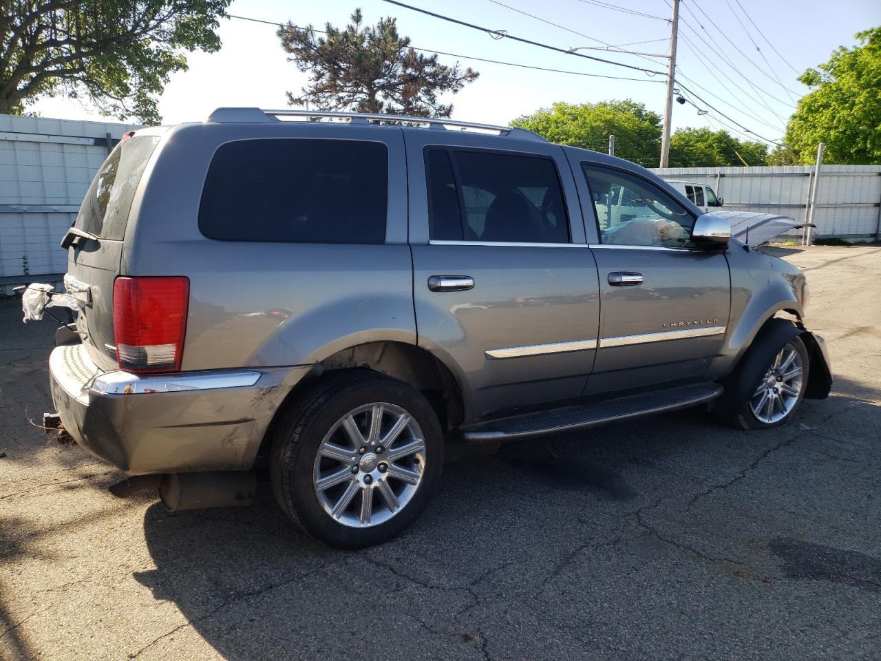 Photo 4 from auction – 2008 CHRYSLER ASPEN LIMI with VIN 1A8HW58228F124602