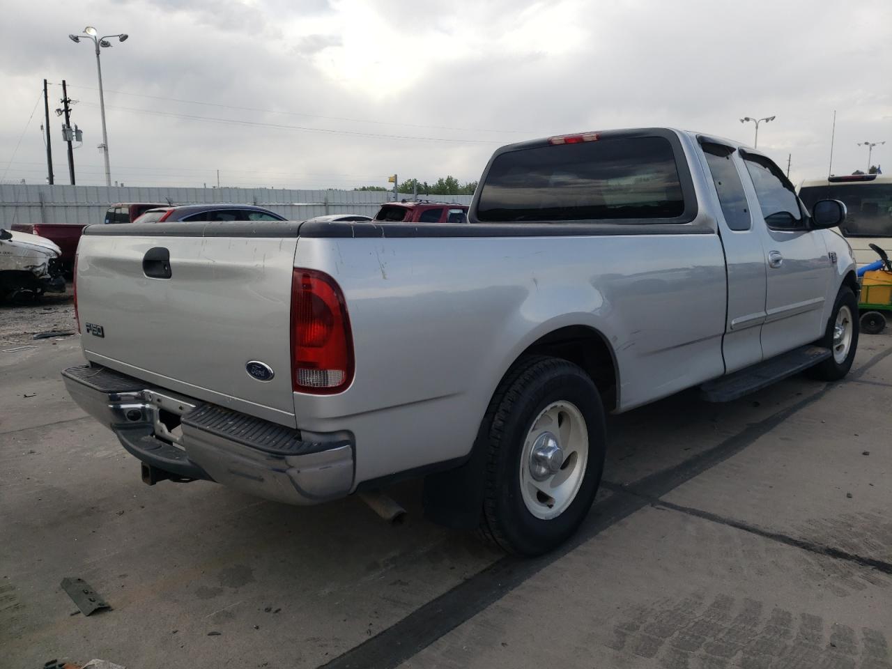 Photo 4 from auction – 2001 FORD F150 with VIN 1FTRX17WX1KB07257