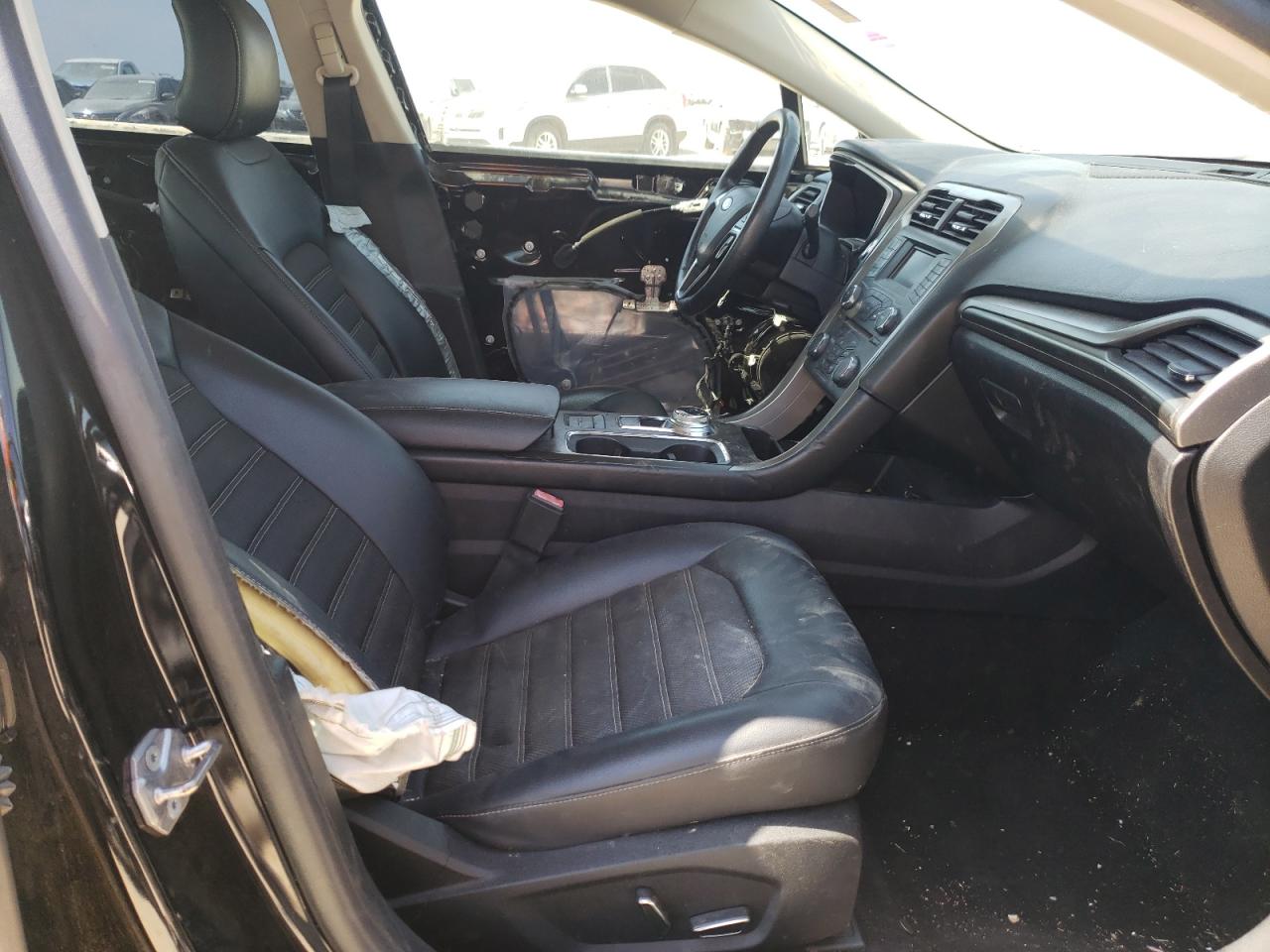 Photo 5 from auction – 2017 FORD FUSION SE with VIN 3FA6P0LU5HR286112