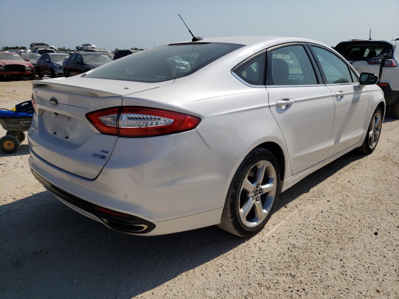 Photo 4 from auction – 2016 FORD FUSION SE with VIN 3FA6P0T92GR347507