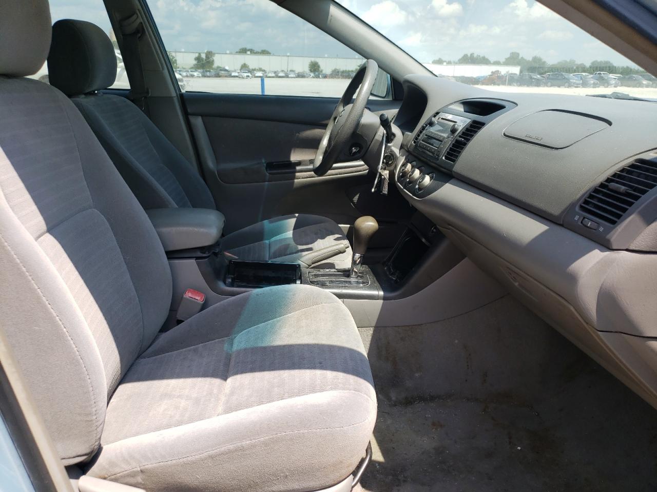 Photo 5 from auction – 2005 TOYOTA CAMRY LE with VIN 4T1BE32K65U520922