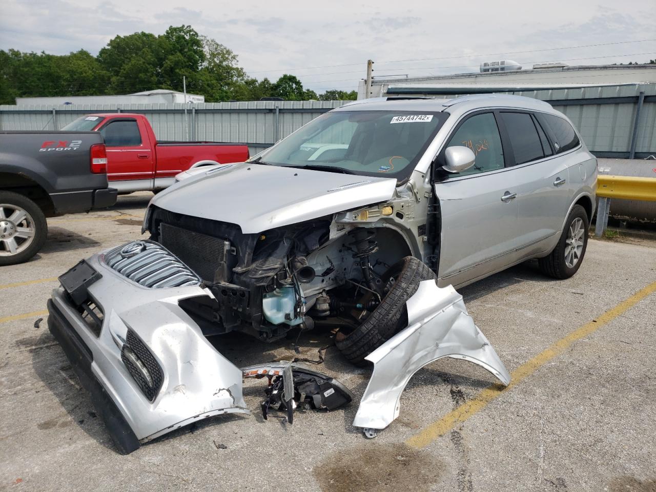 Photo 2 from auction – 2017 BUICK ENCLAVE with VIN 5GAKRAKD4HJ165724